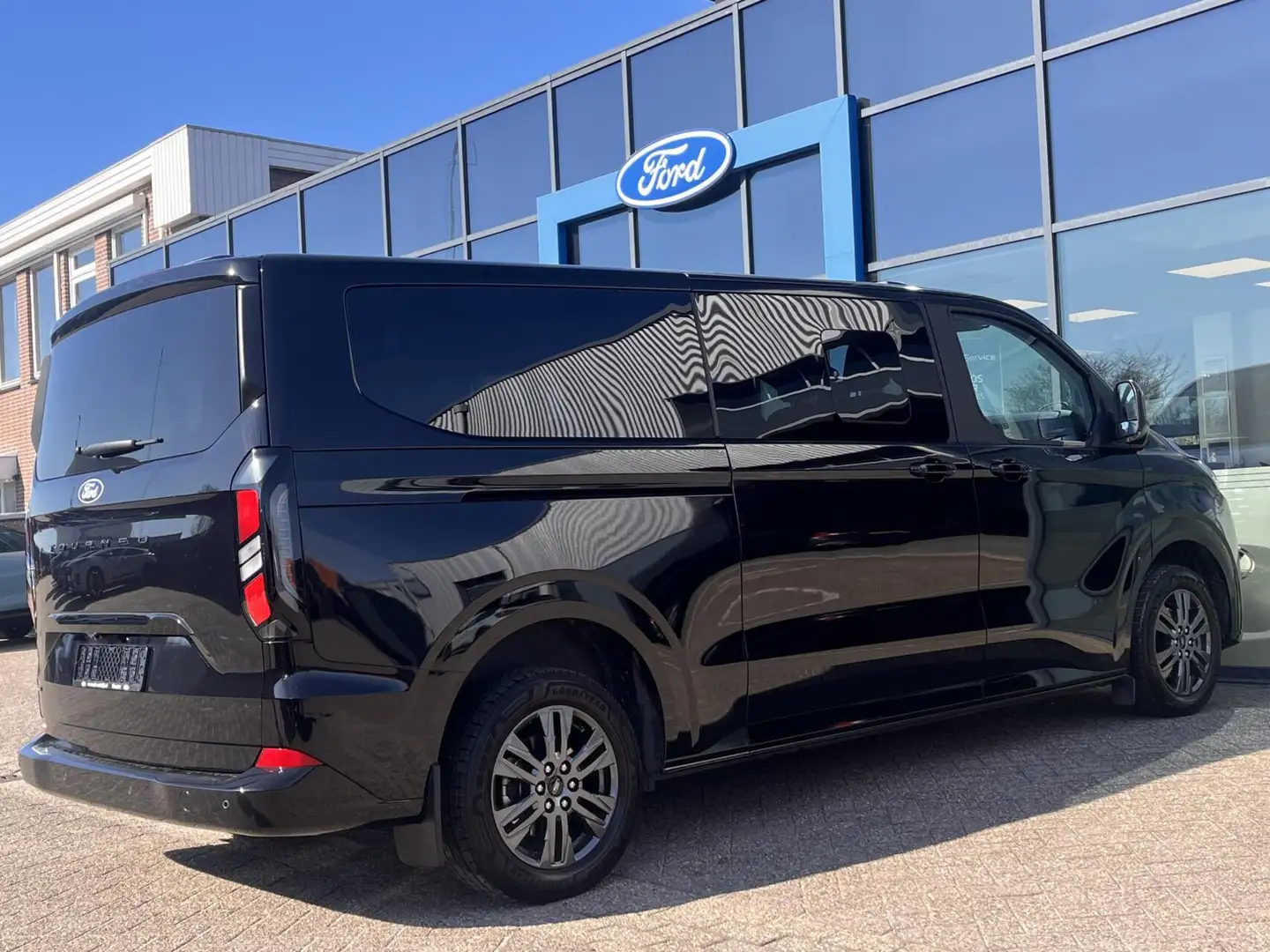 Ford Transit Custom Tourneo 340 2.5 PHEV L2H1 Titanium 233PK Emissiezo Negro - 2