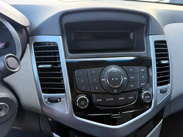 Chevrolet Cruze view 12