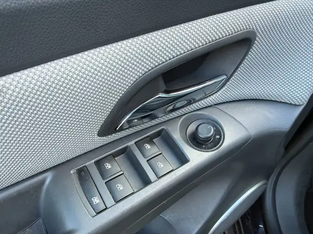 Chevrolet Cruze view 10
