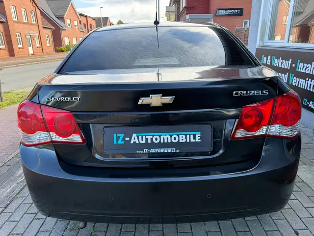 Chevrolet Cruze view 6