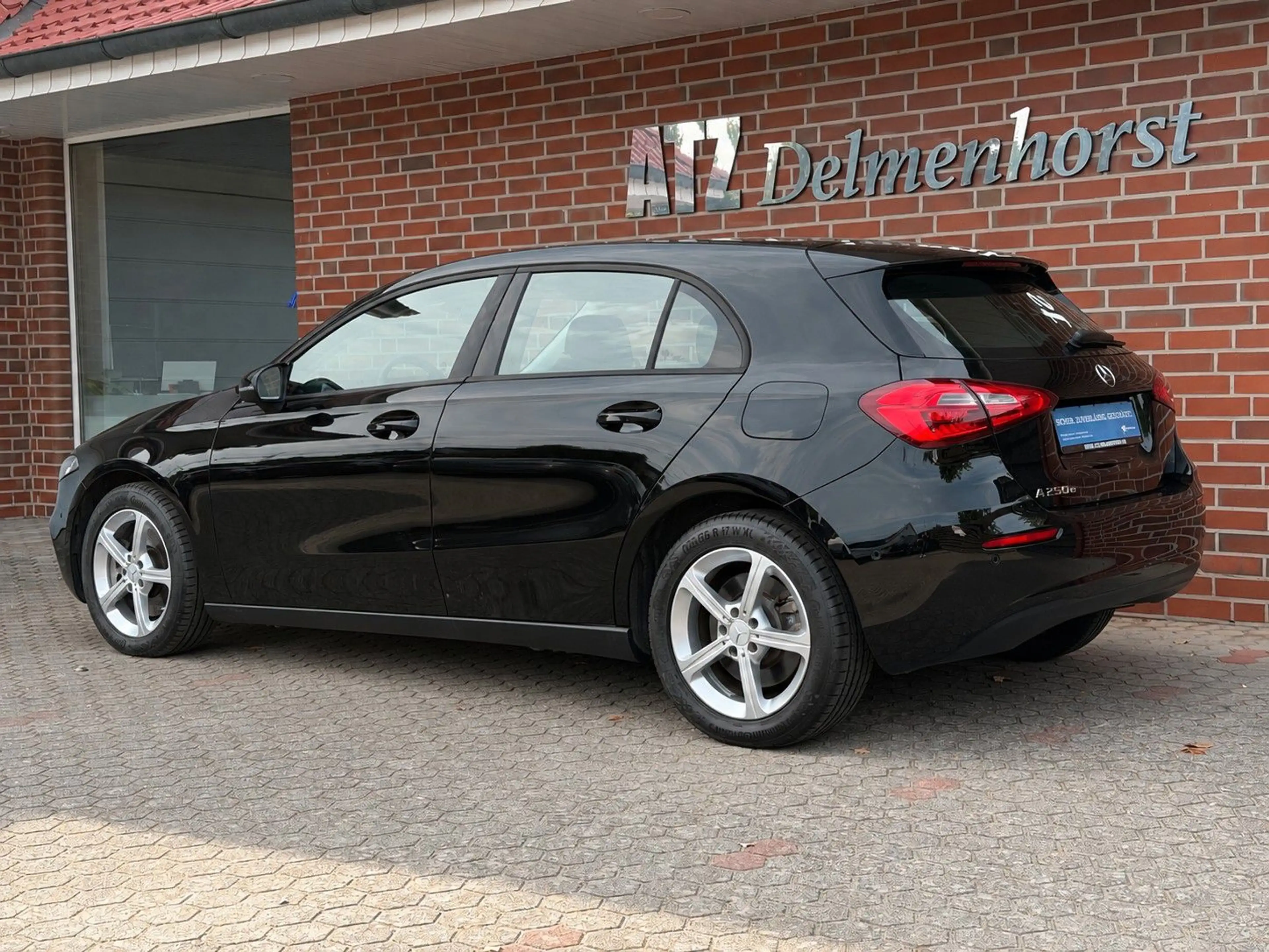 Mercedes-Benz A 250 e Plug-In Klima*SHZ*Scheckheft*1.Hand! — photo 3