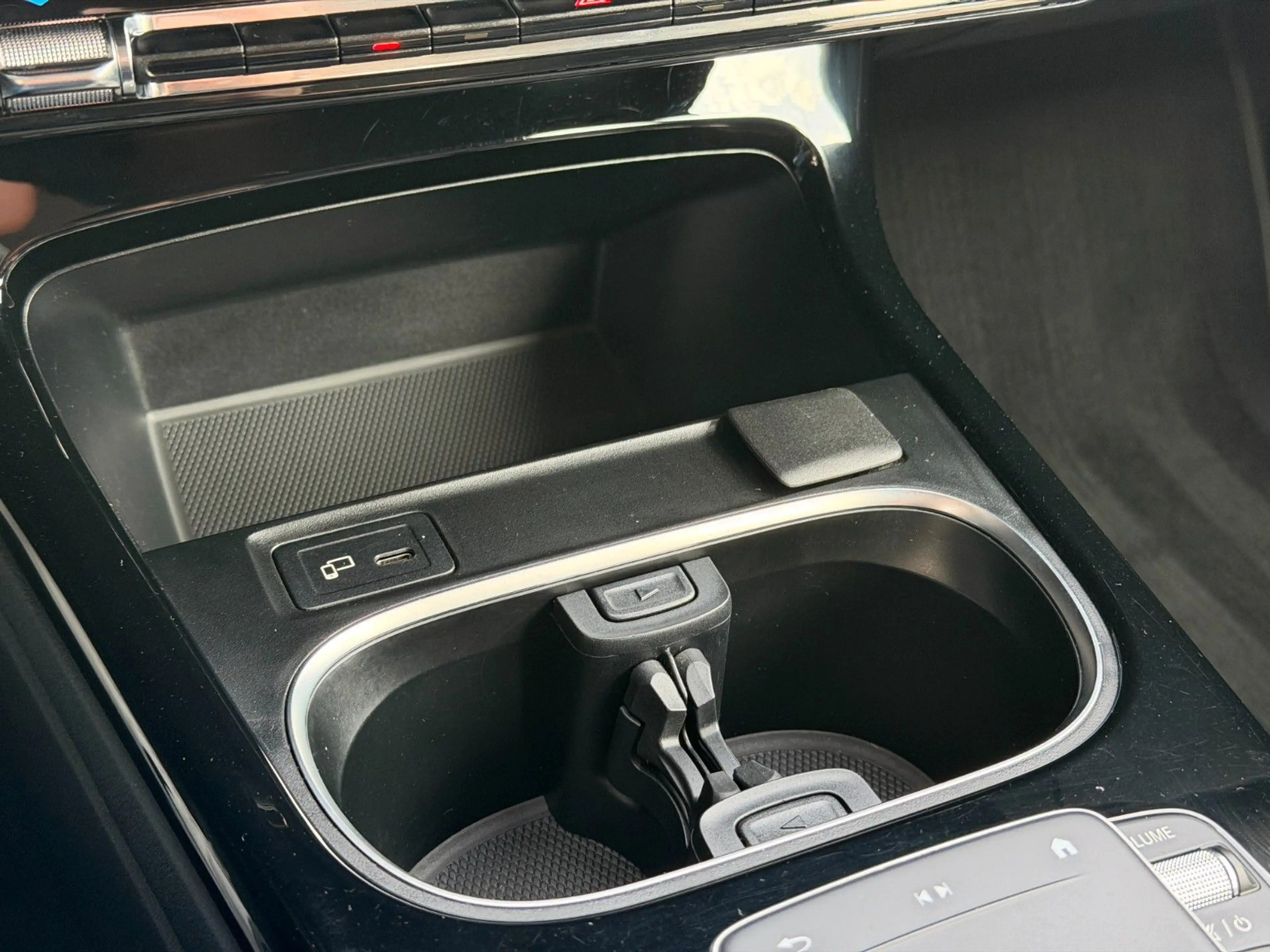 Mercedes-Benz A 250 e Plug-In Klima*SHZ*Scheckheft*1.Hand! — photo 19