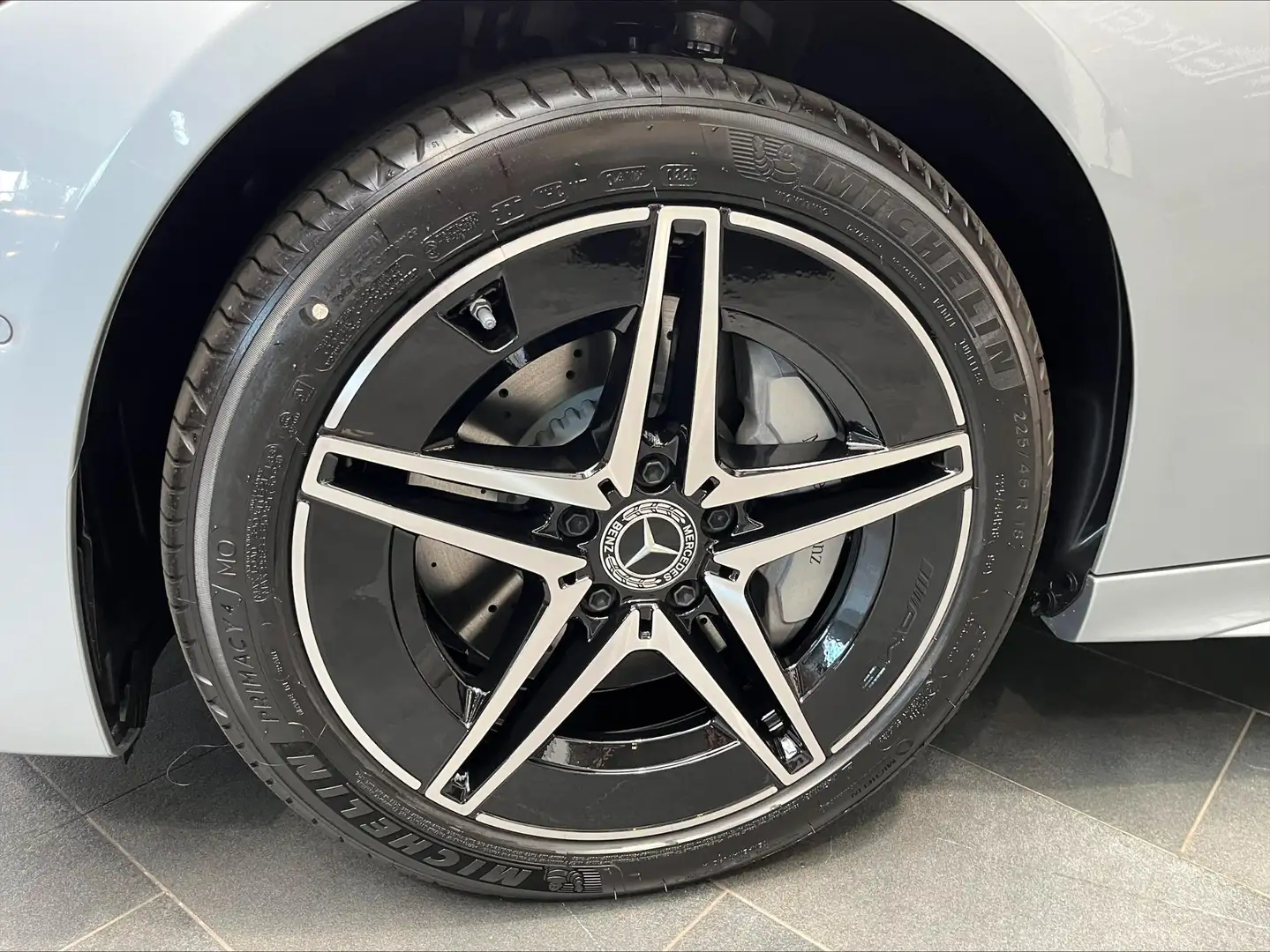 Mercedes-Benz C 300 Berline C e AMG Line Argintiu - 2