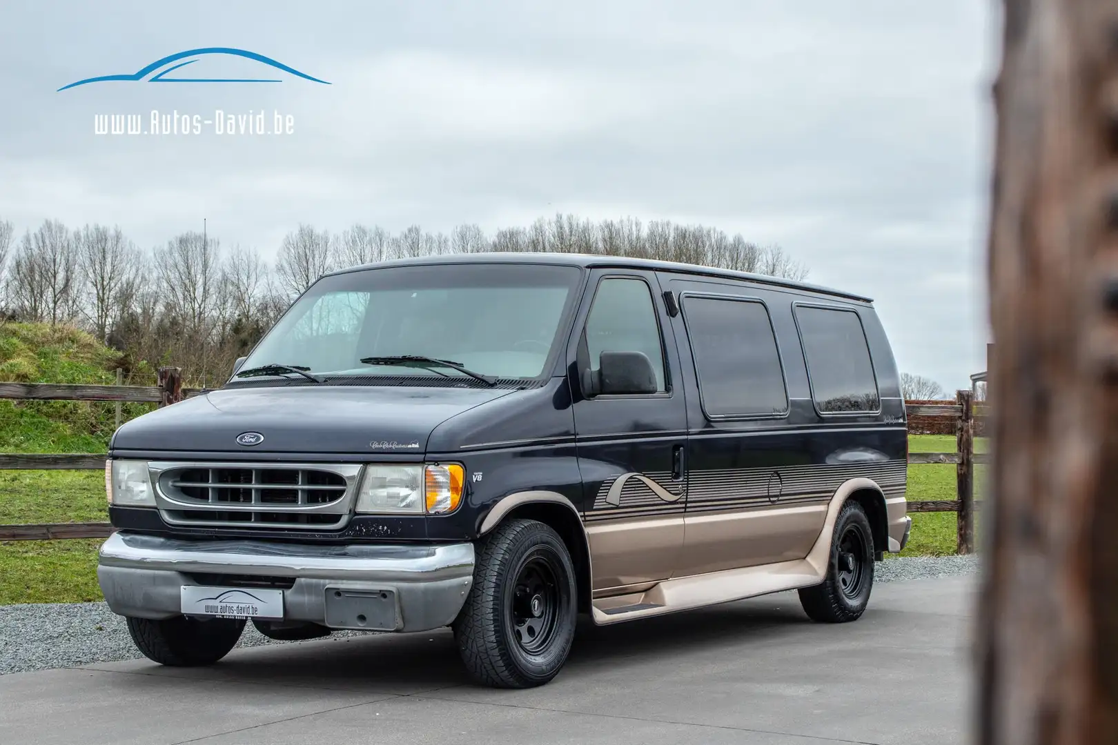 Ford E150 Econoline Kampeerwagen 4.6 V8 / LPG*TREKHAAK Blauw - 1