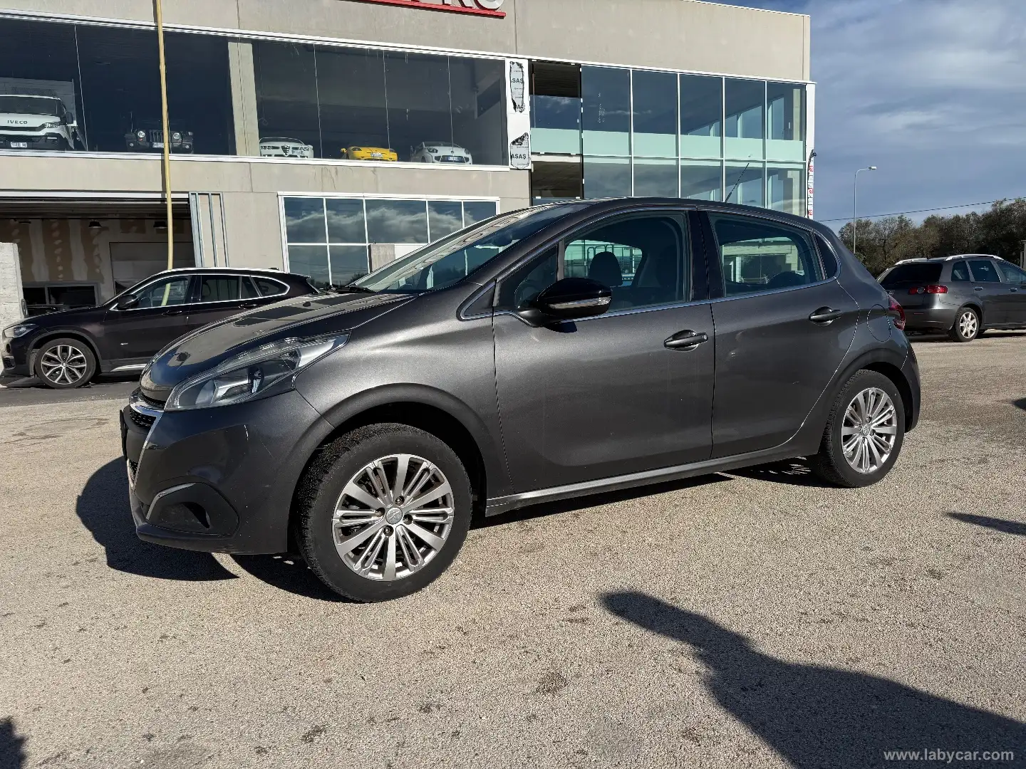 Peugeot 208 BlueHDi 100 S&S 5p. Allure PROBLEMI AL MOTORE Grau - 2