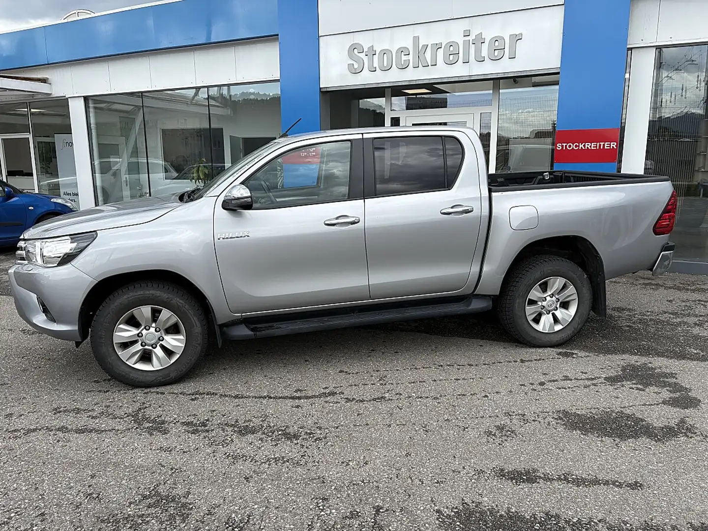 Toyota Hilux DK Active 4x4 2,4 D-4D Aut.*AHK*KAMERA*TEMPO*FR... Silber - 2