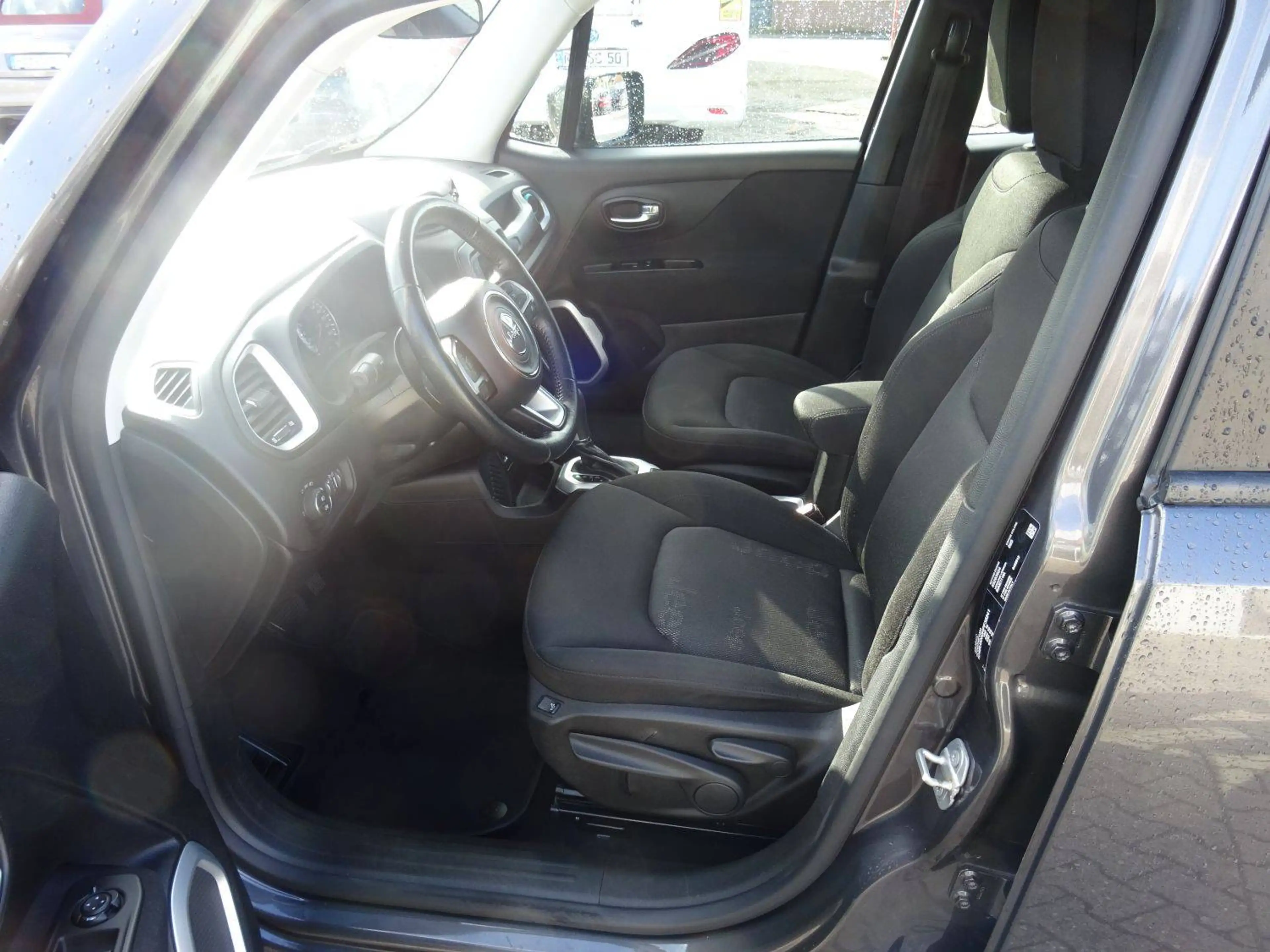 Jeep Renegade Longitude FWD — photo 13