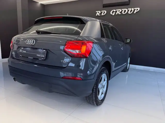 Audi Q2 view 6