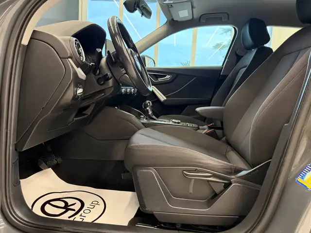Audi Q2 view 9
