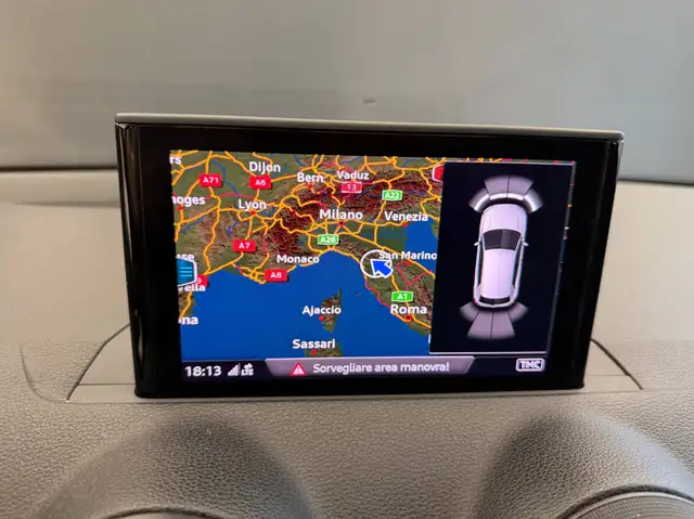 Audi Q2 view 13