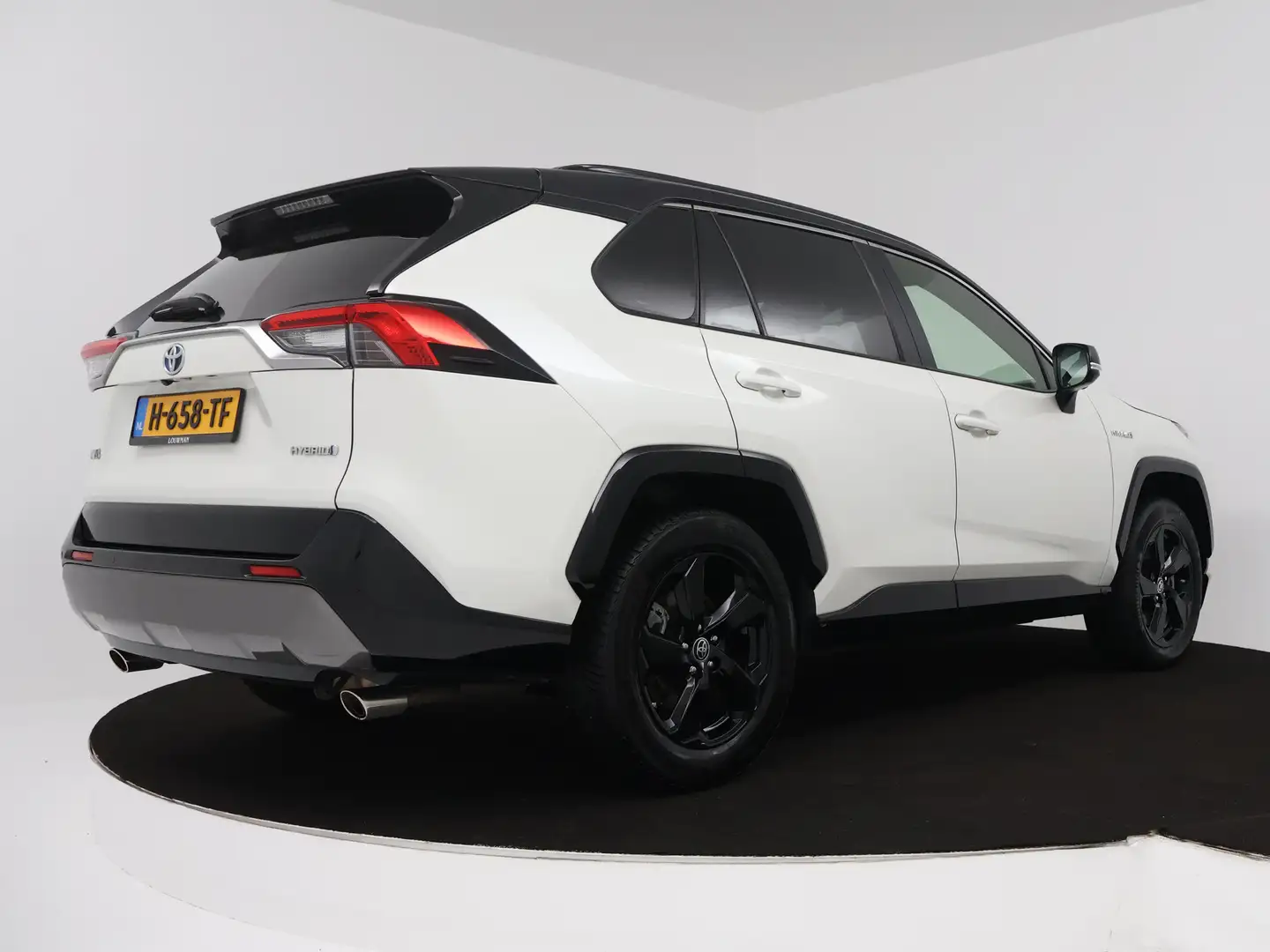 Toyota RAV 4 2.5 Hybrid Bi-Tone | Navigatie | JBL | PDC | Wit - 2