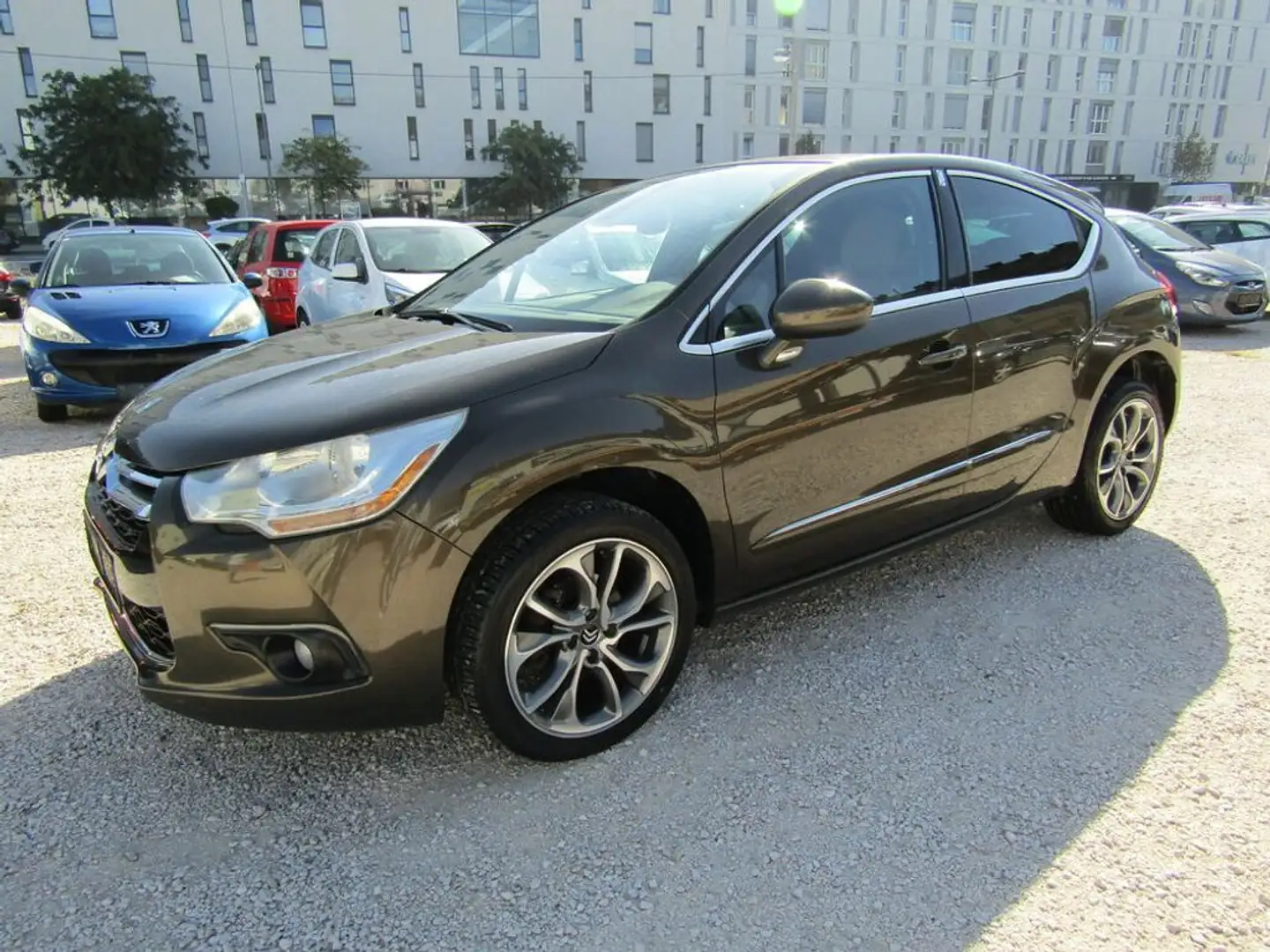 Citroen DS4 SoChic Braun - 1