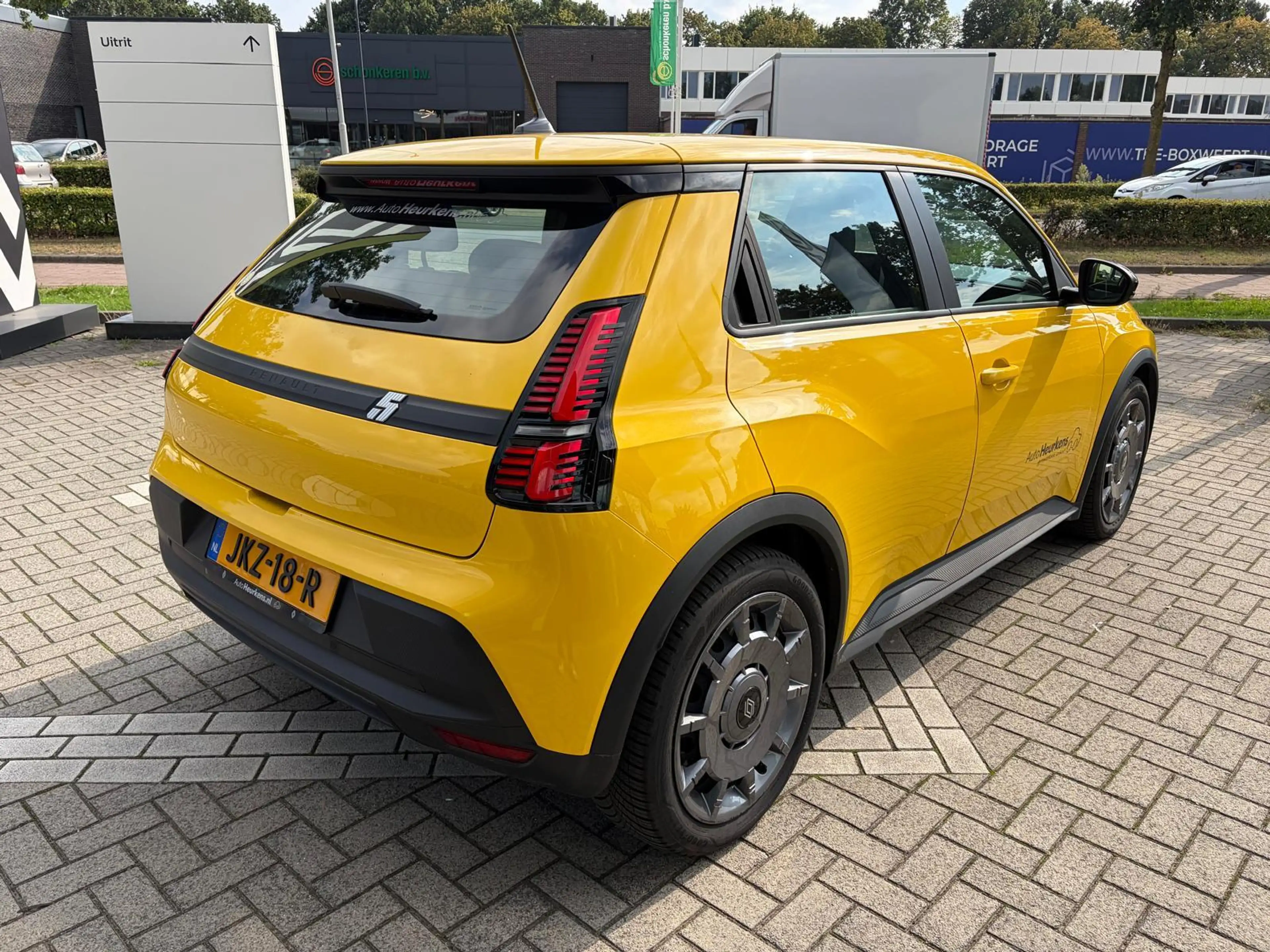 Renault R 5 urban range evolution 40 kWh — photo 4