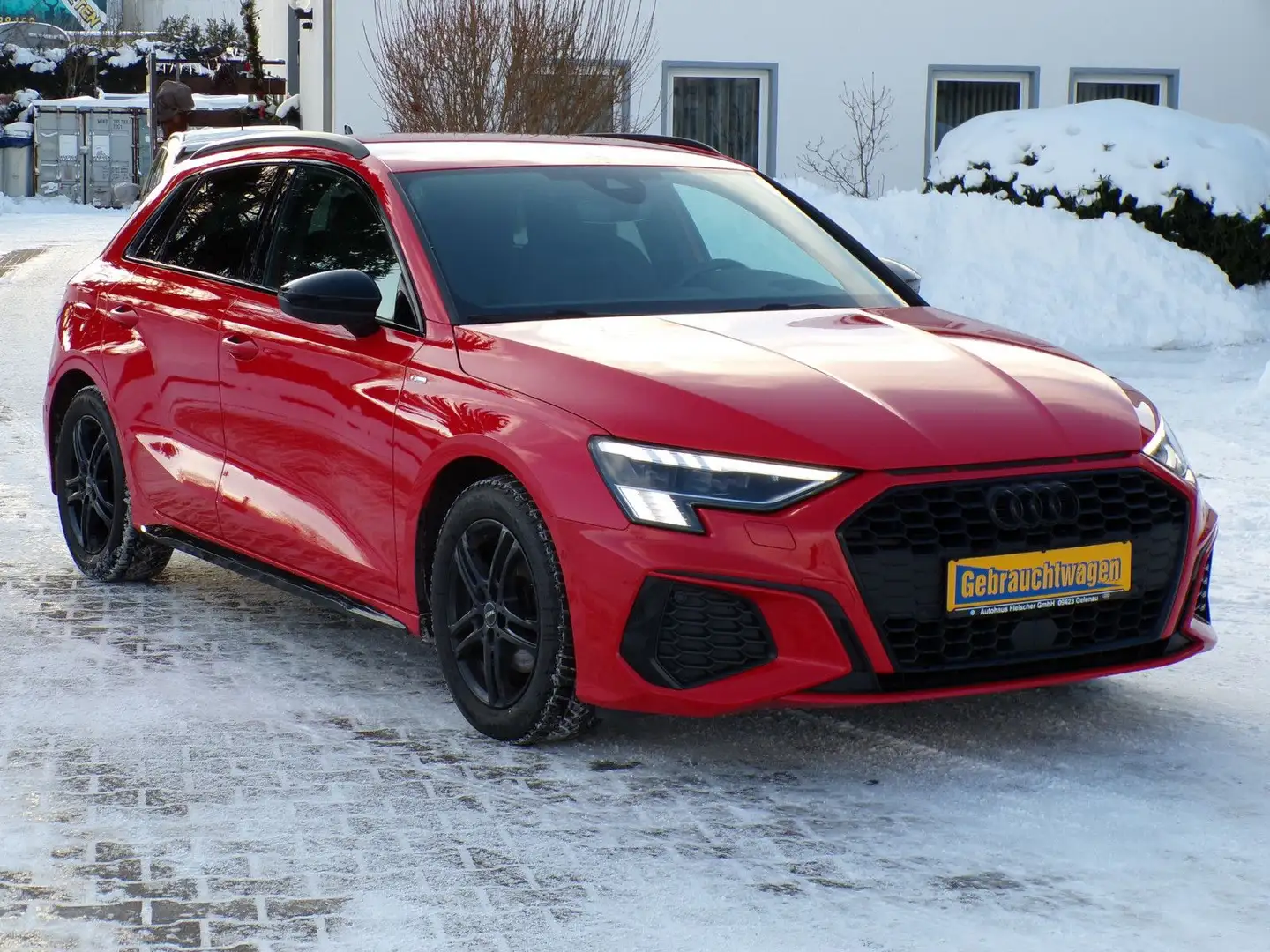Audi A3 Sportback 35 TFSI S line Rot - 2