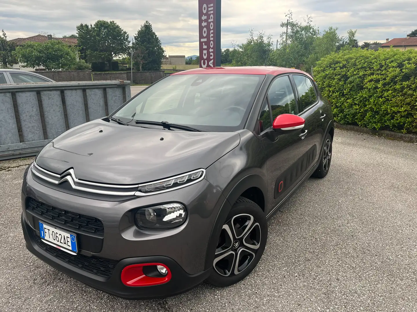 Citroen C3 C3 1.2 puretech Shine s Retrocamera Bicolore Grau - 1