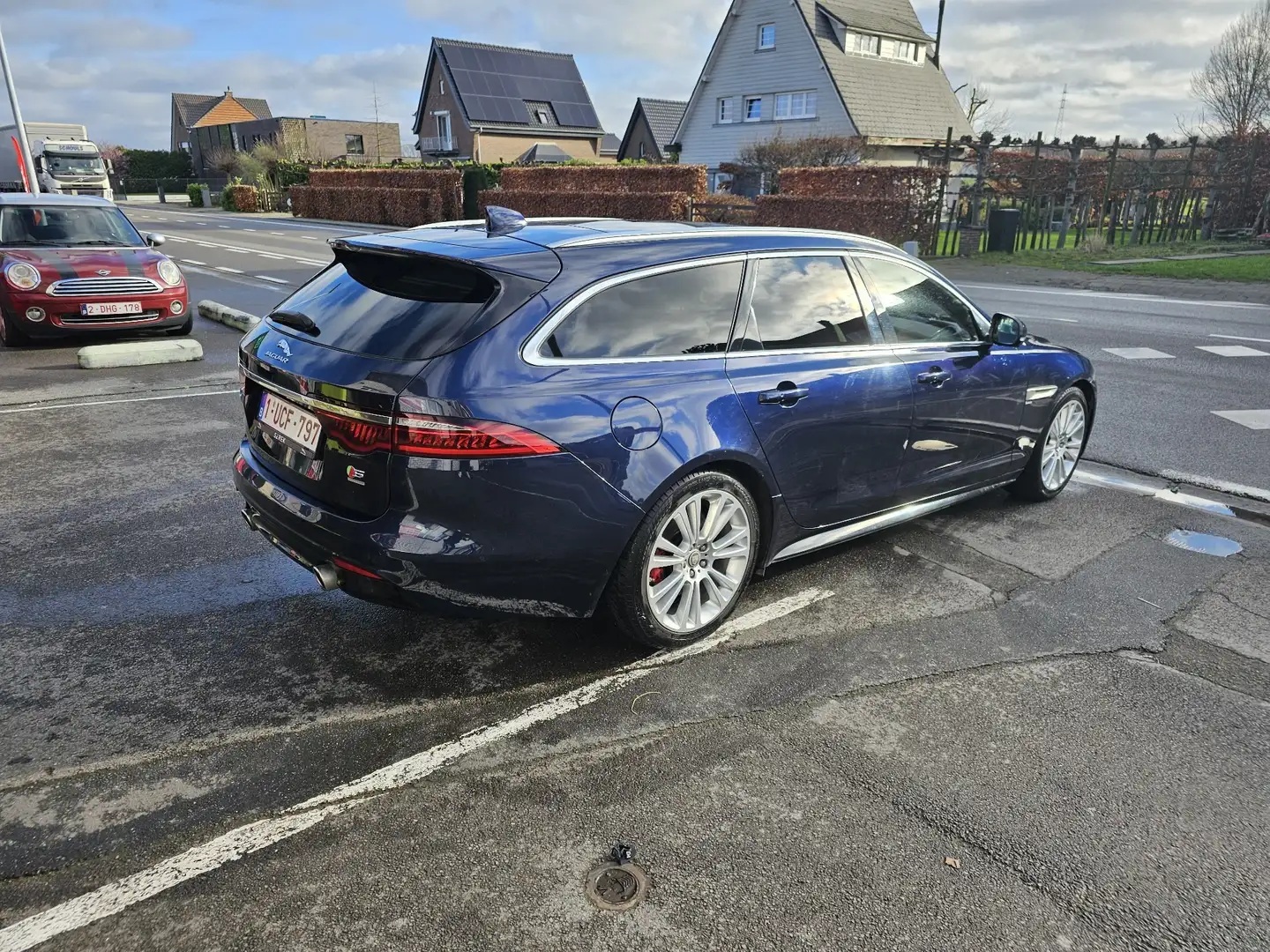 Jaguar XF 30d Sportbrake Aut. S Bleu - 2