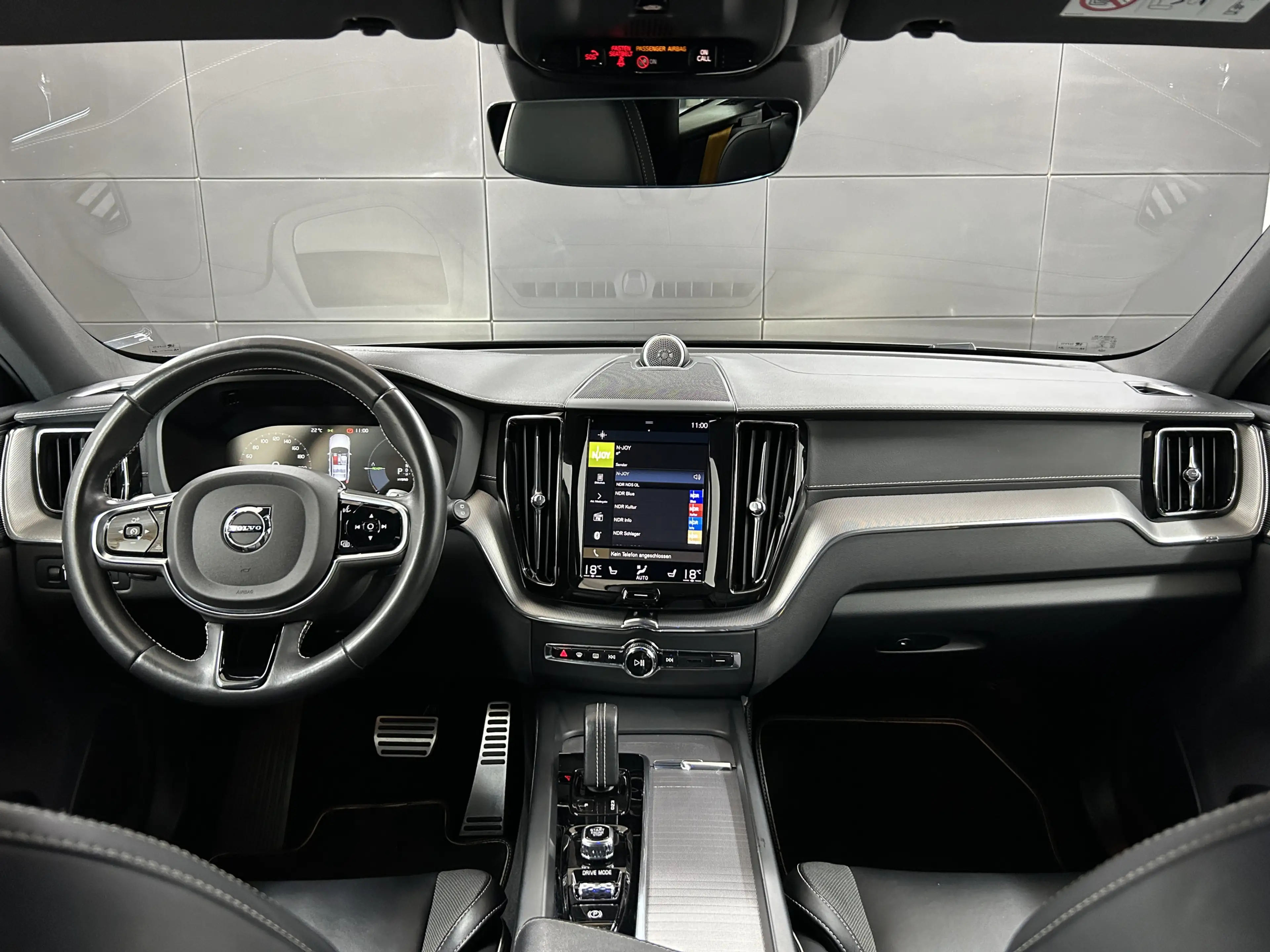 Volvo XC60 T8 AWD Polestar Engineered+B&W+22 Zoll+HUD — photo 9