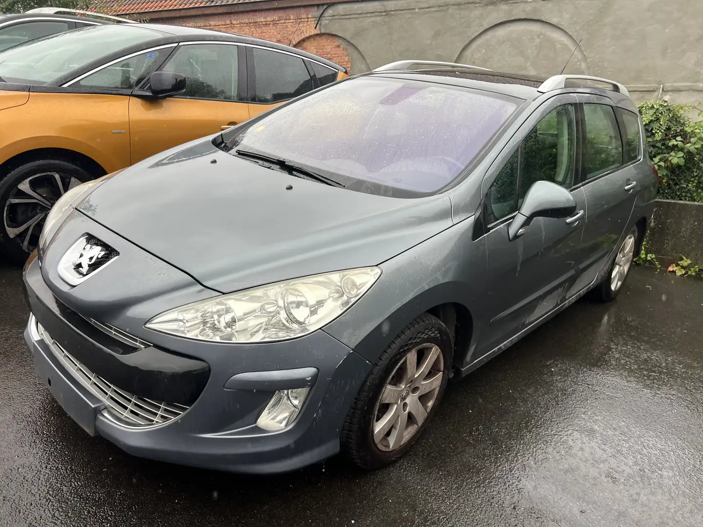 Peugeot 308 308 SW 1.6 HDi Confort Pack Grau - 2