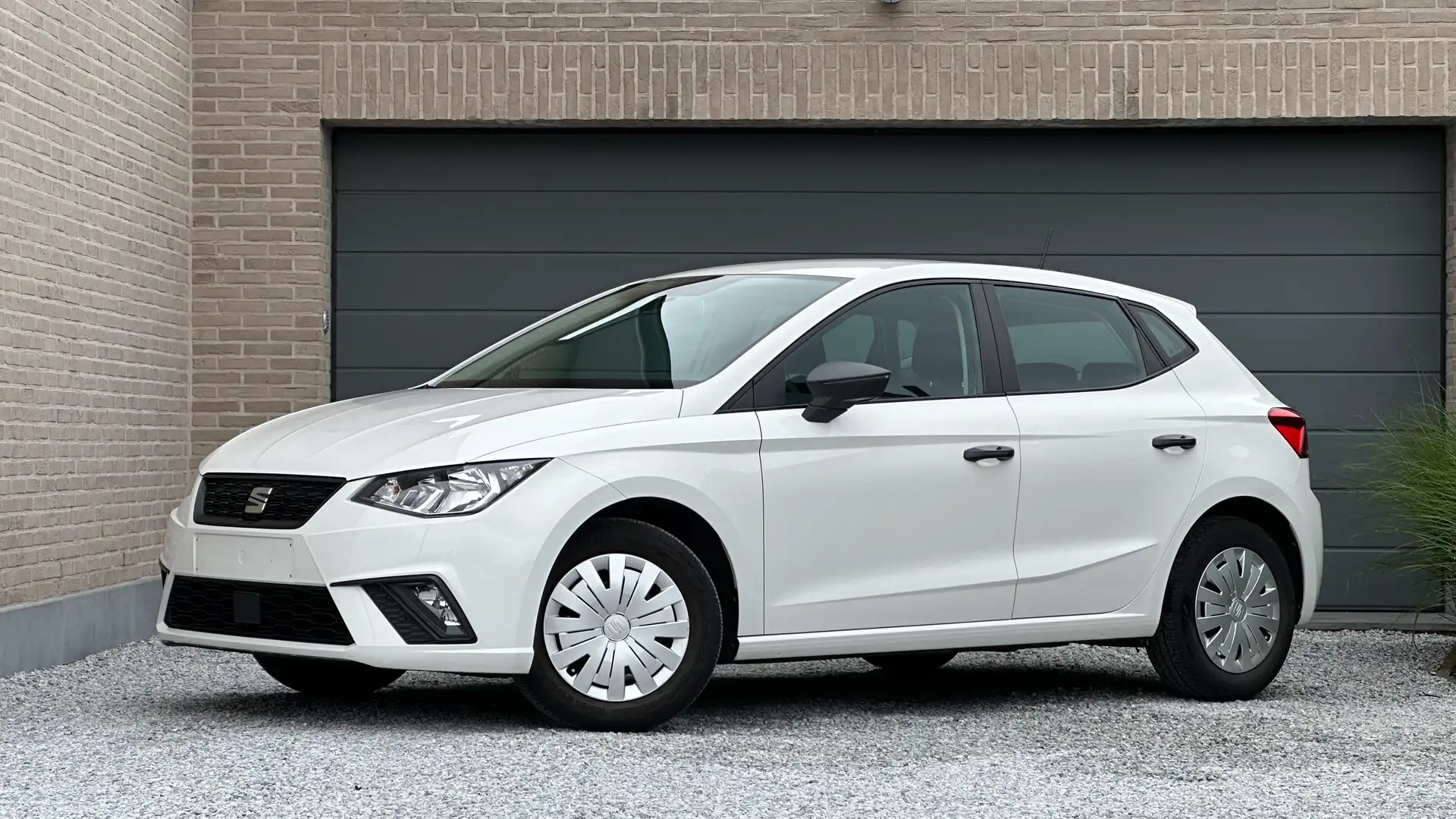 SEAT Ibiza 1.0 MPI Reference / Weinig Kilometers / GARANTIE Wit - 1