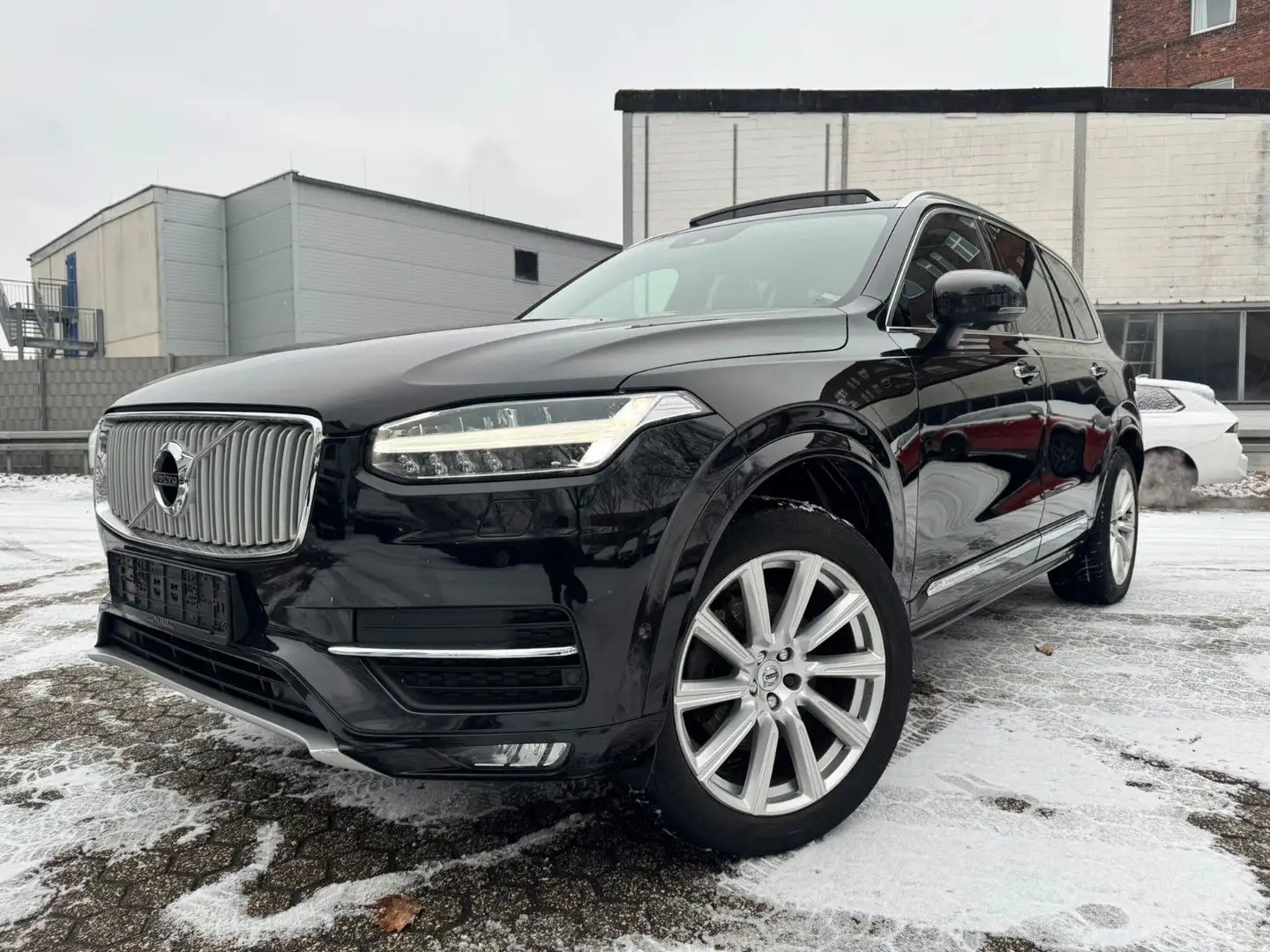 Volvo XC90 Inscription AWD Pano/Head-Up/7-Sitzer Schwarz - 2