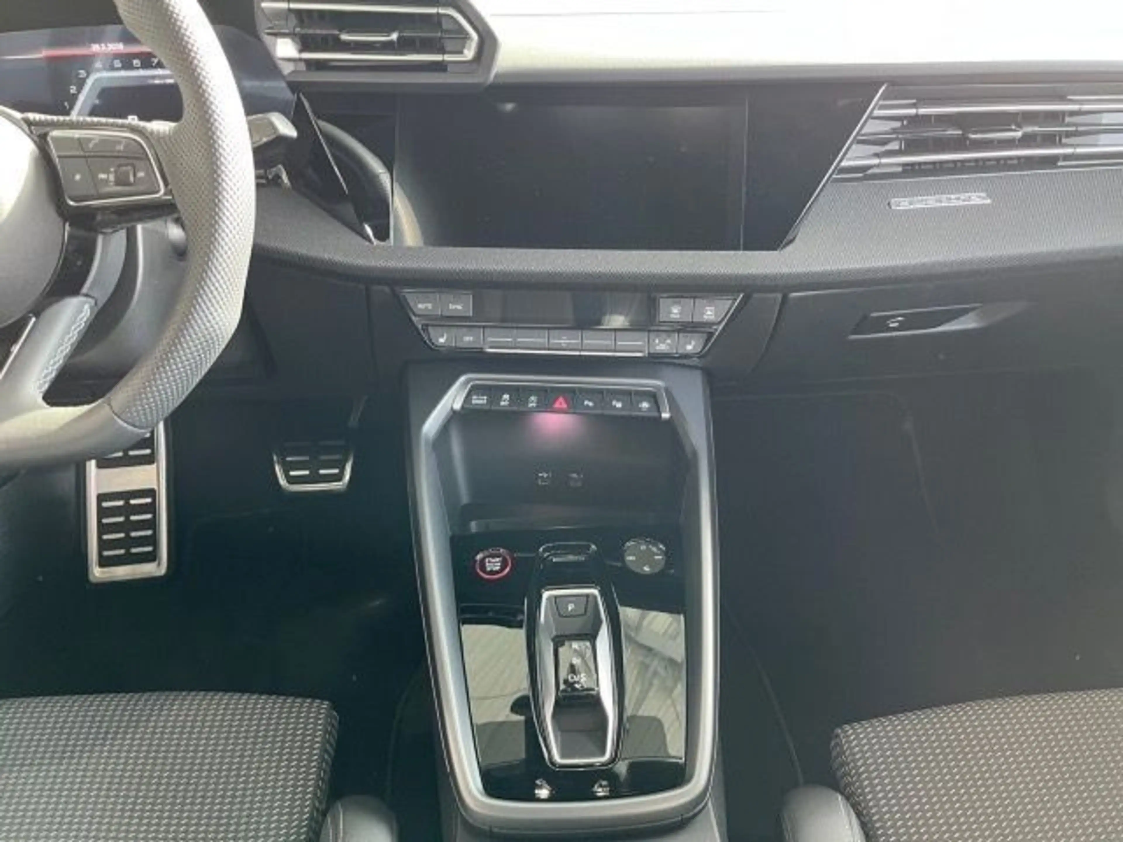 Audi S3 2.0 TFSI S Tronic quattro Navi,LM18 — photo 12