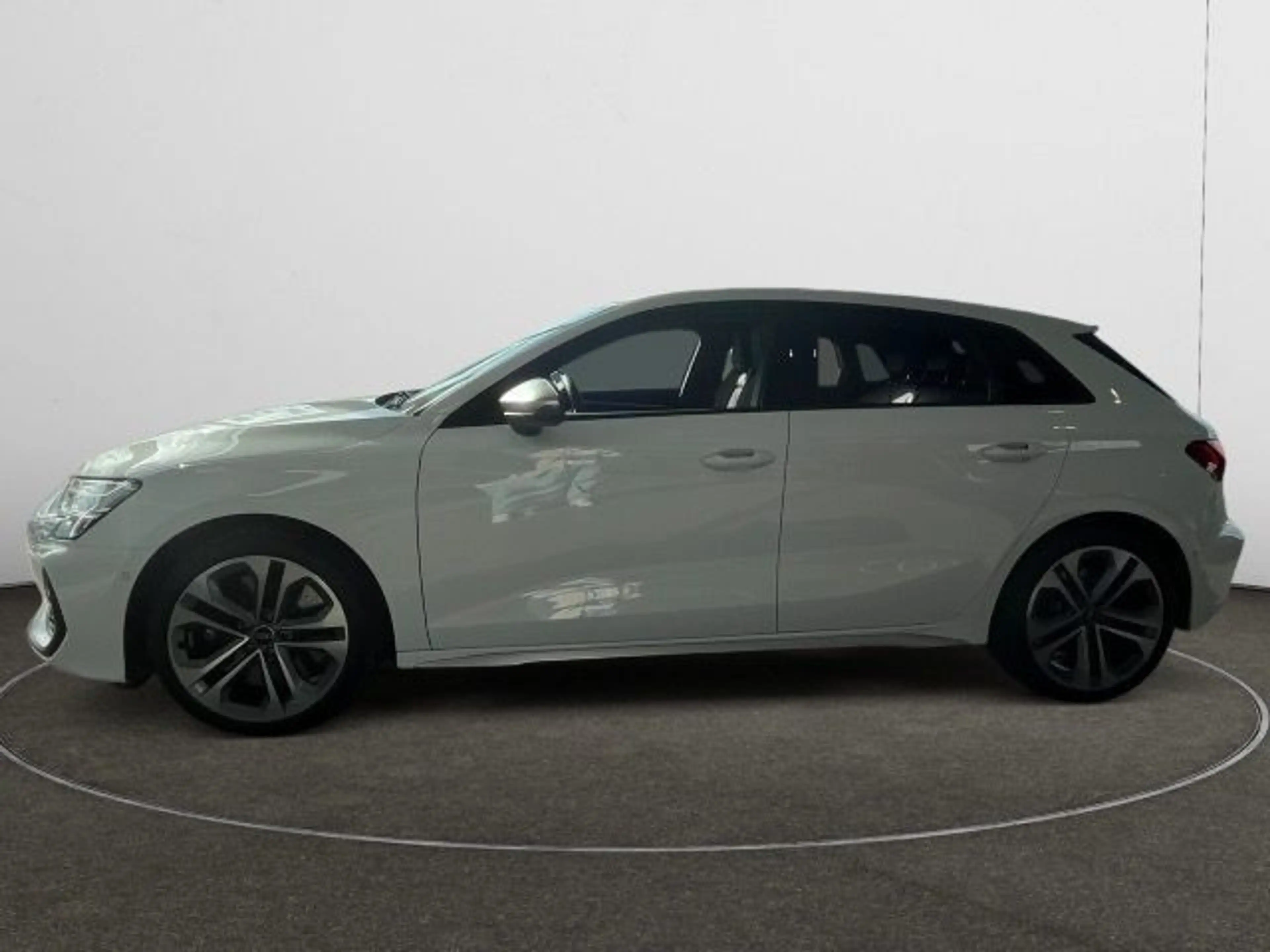 Audi S3 2.0 TFSI S Tronic quattro Navi,LM18 — photo 3