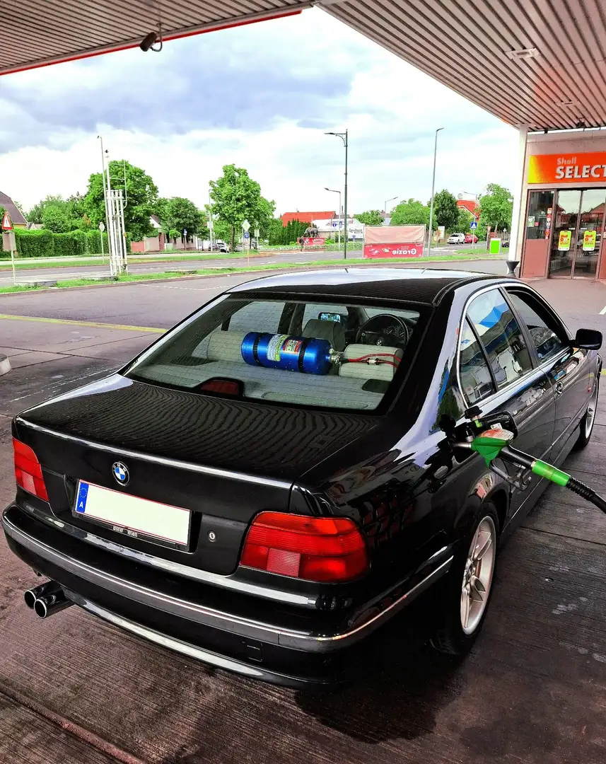BMW 528 528i - 2