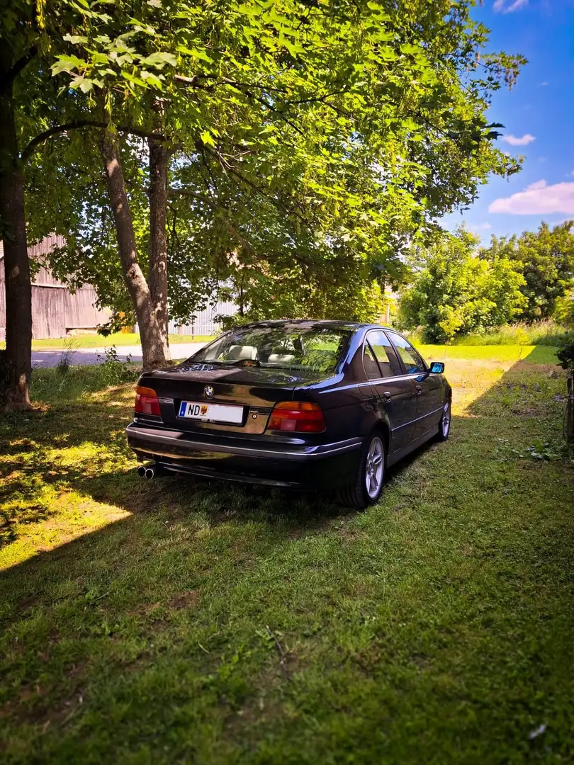 BMW 528 528i - 1