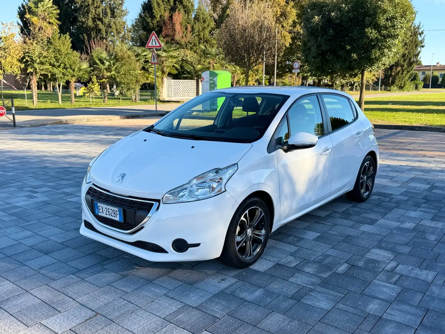 Peugeot 208 208 I 2012 5p 1.4 hdi 8v Allure (NEOPATENTATI) Bianco - 1