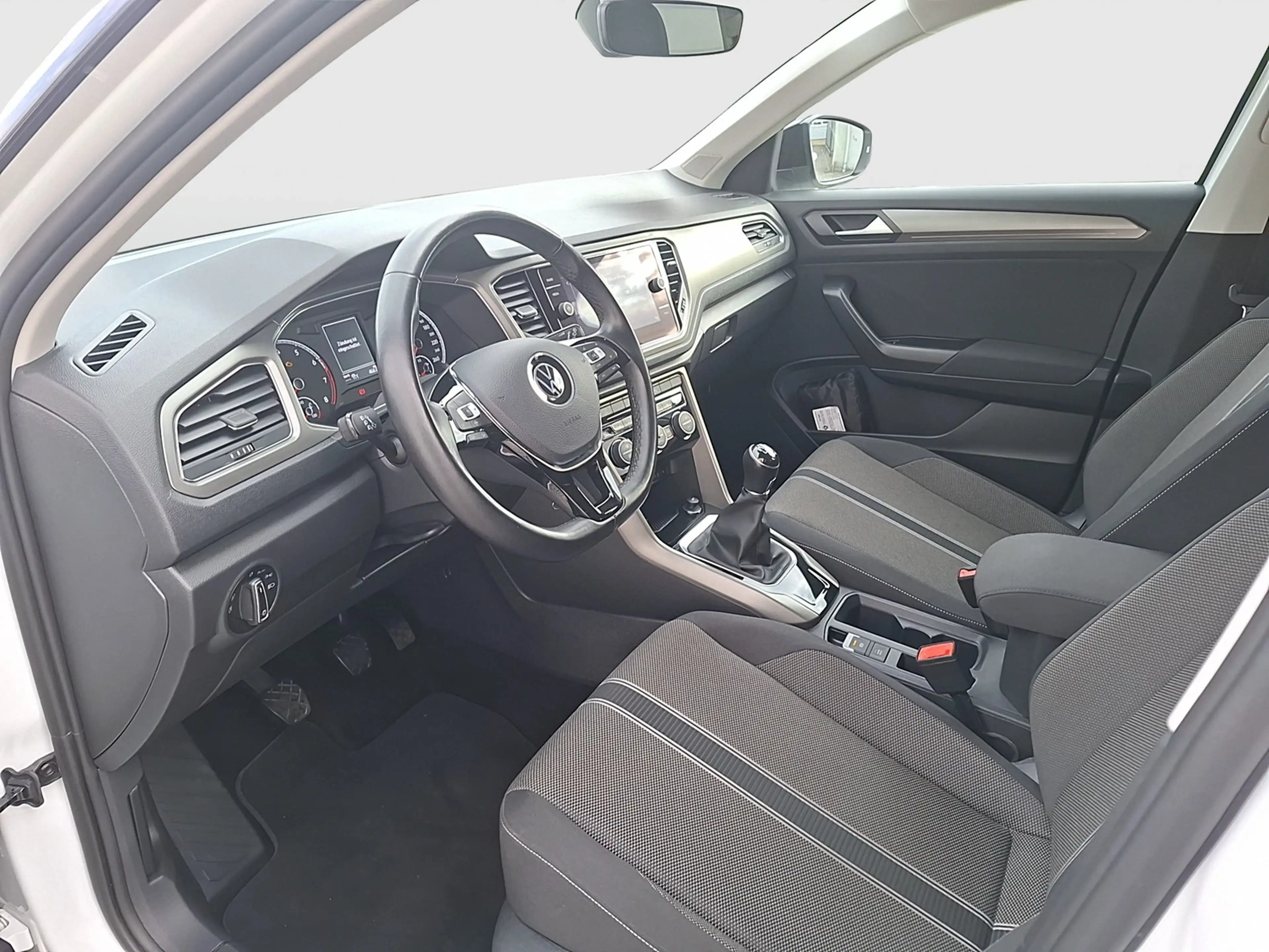 Volkswagen T-Roc TSI Style LED AHK Navi AID ACC RFK SHZ — photo 9