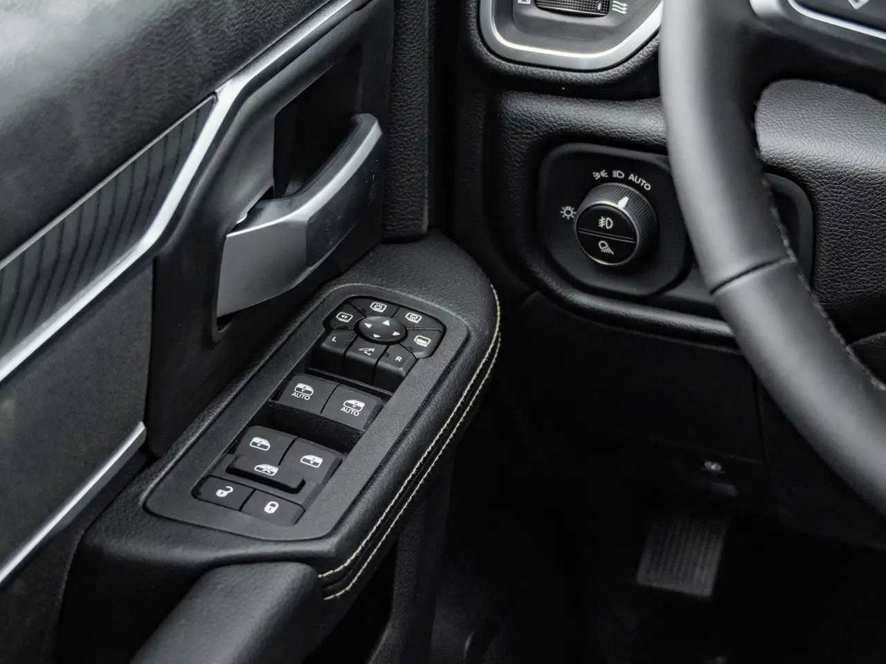 RAM 2500 снимка RAM 2500