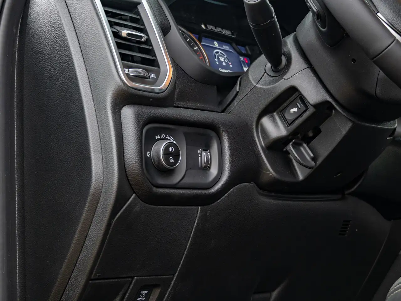 RAM 2500 снимка RAM 2500