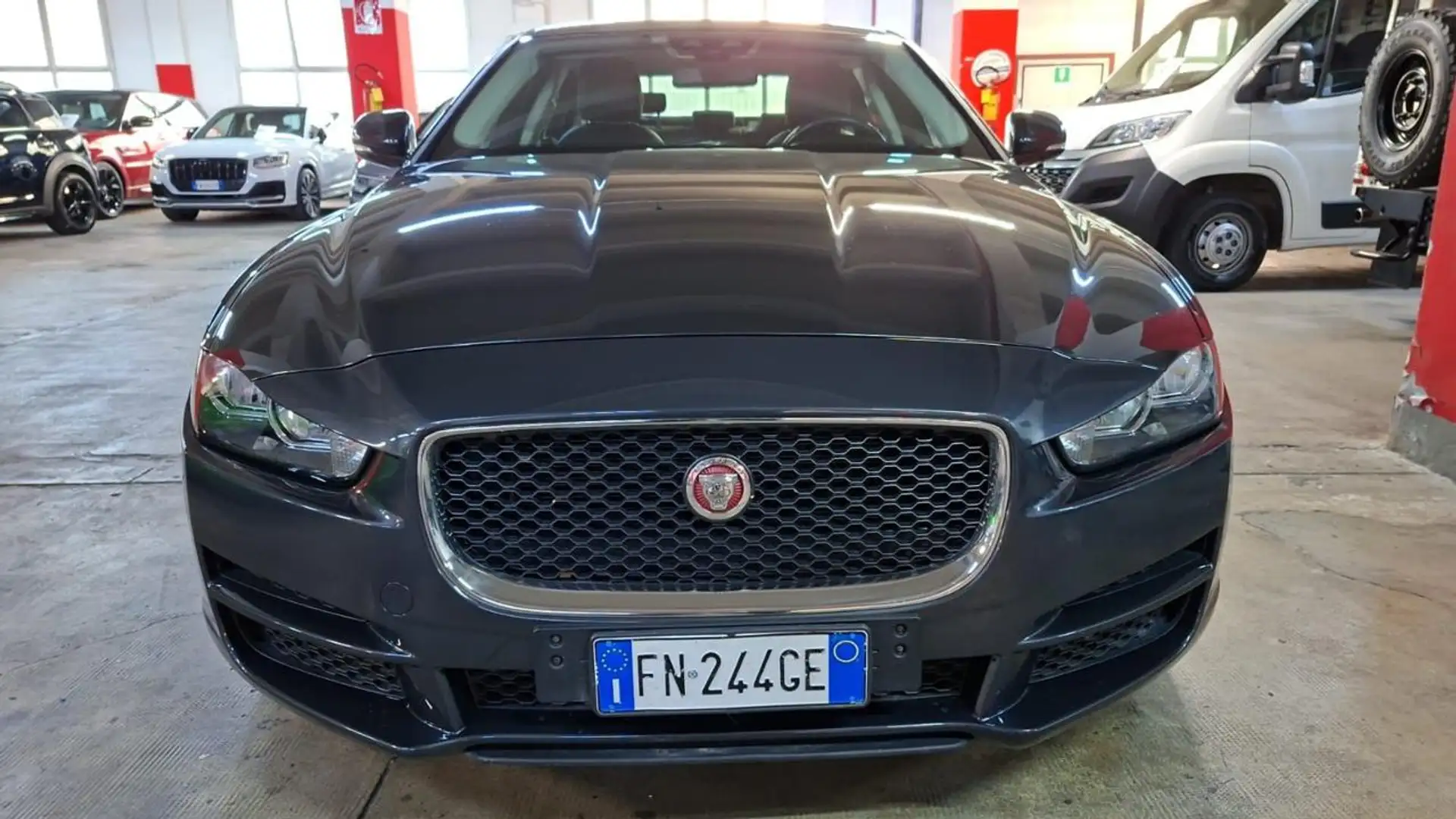 Jaguar XE 2000 DIESEL CV.180 AUTOM / 17'/PELLE Grigio - 2