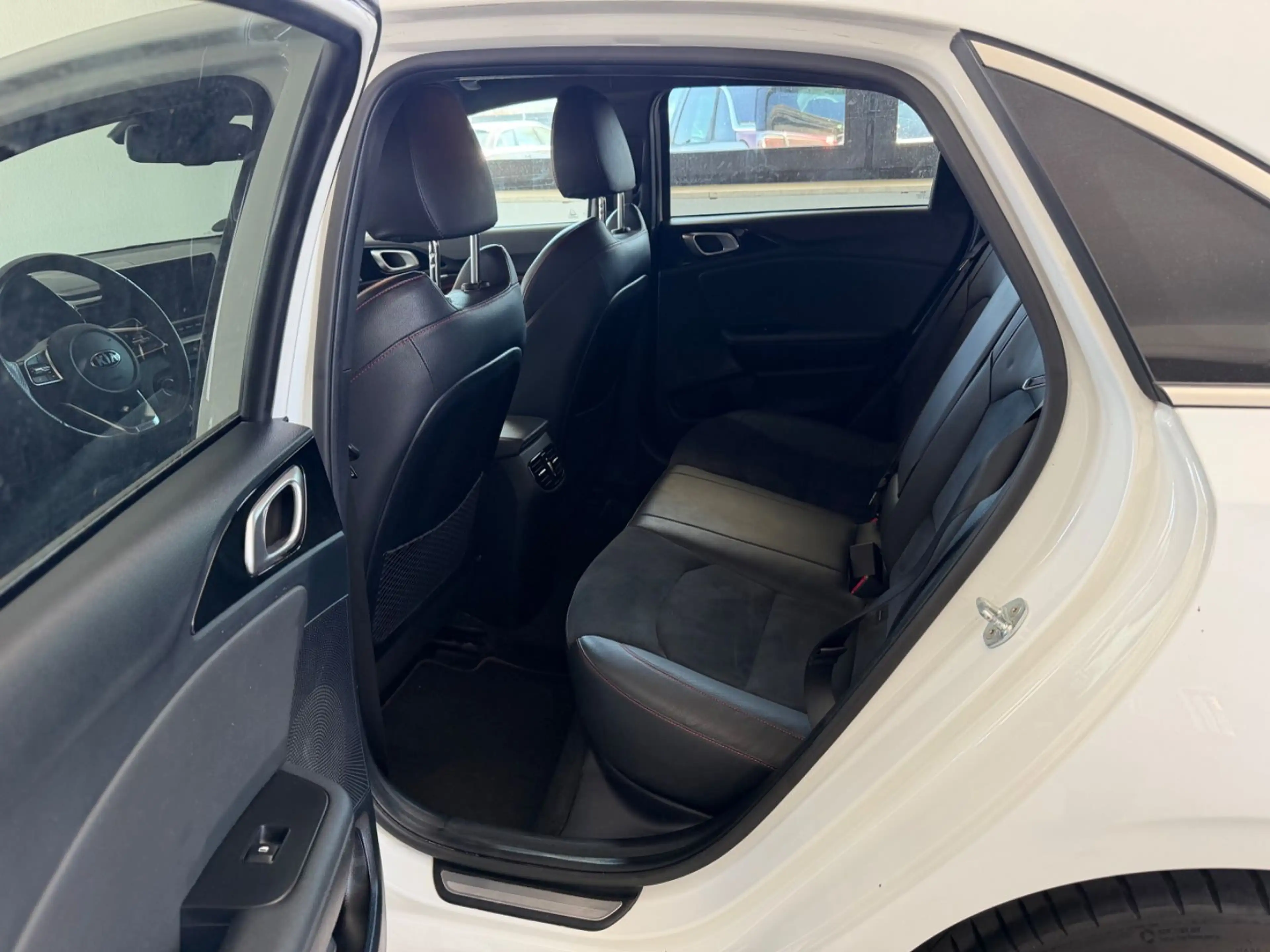Kia Ceed / cee'd Lim. GT Navi LED Kamera — photo 3