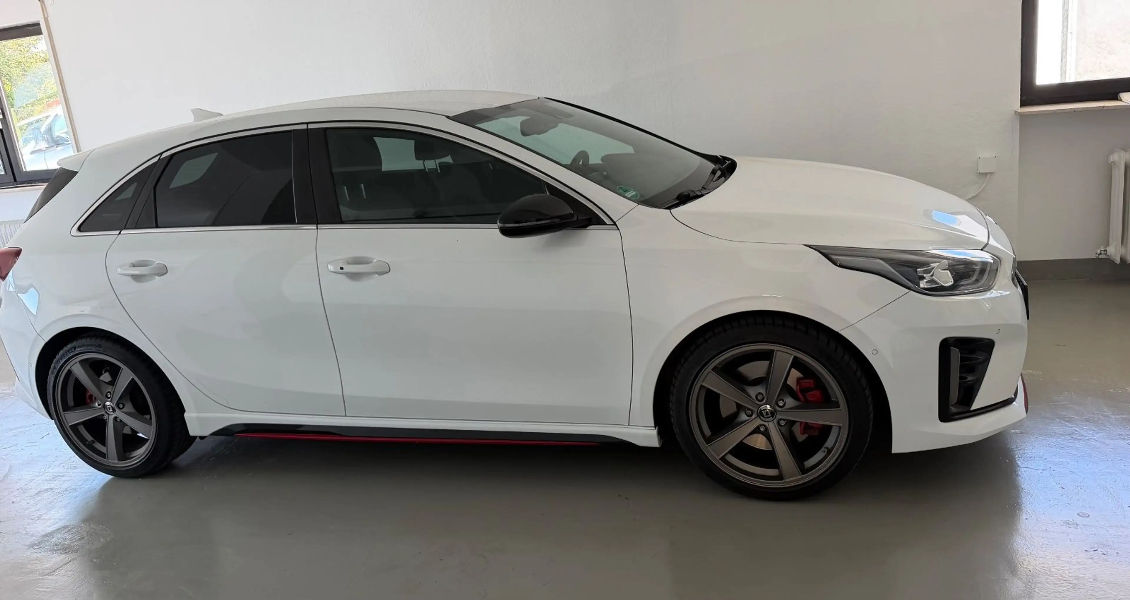 Kia Ceed / cee'd Lim. GT Navi LED Kamera — photo 11