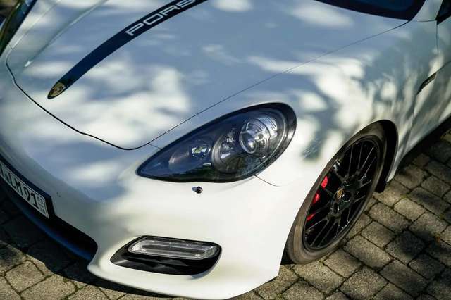 Imagine Porsche Panamera S