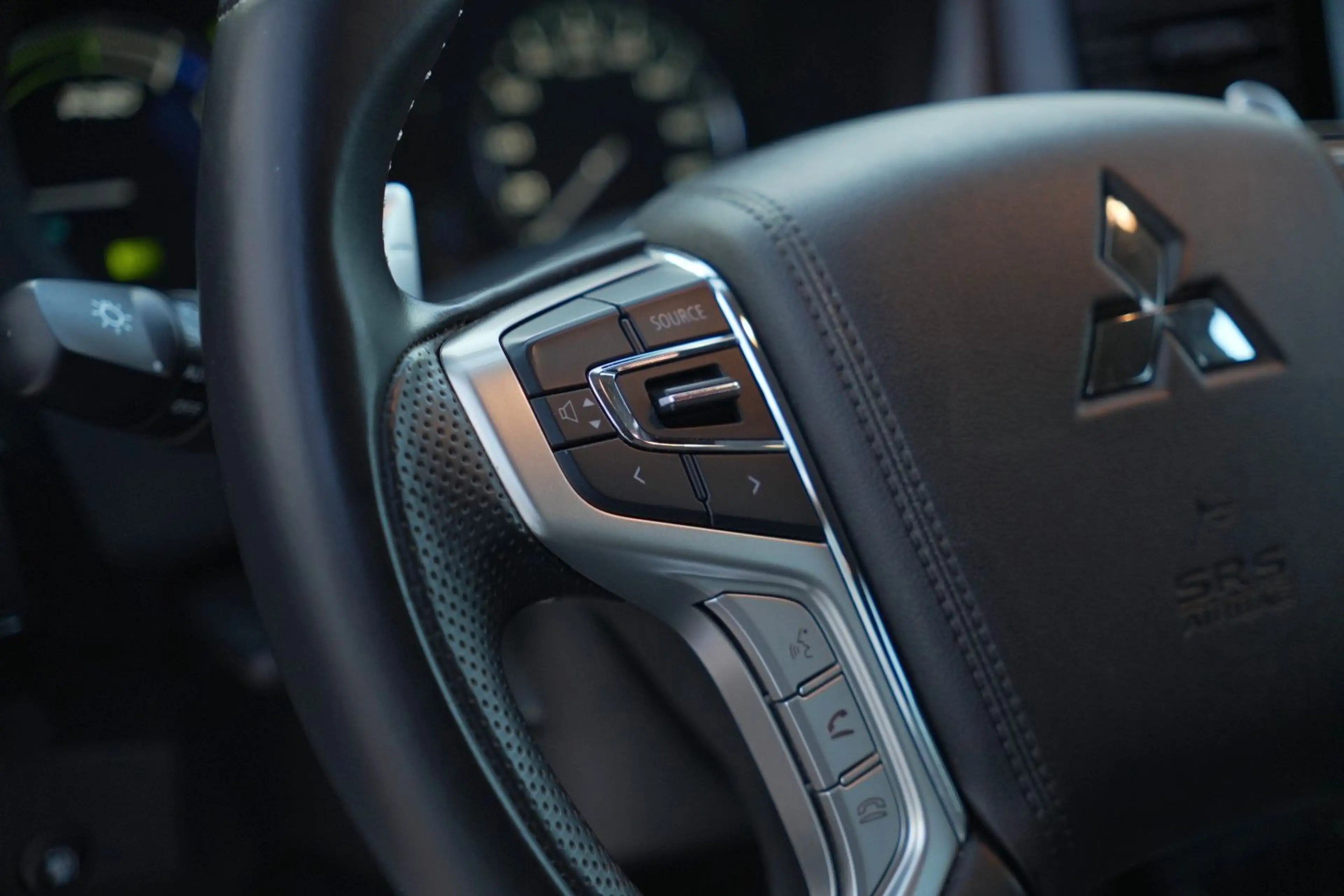 Mitsubishi Outlander PHEV Basis Spirit 4WD/360°K/1 HAND — photo 21