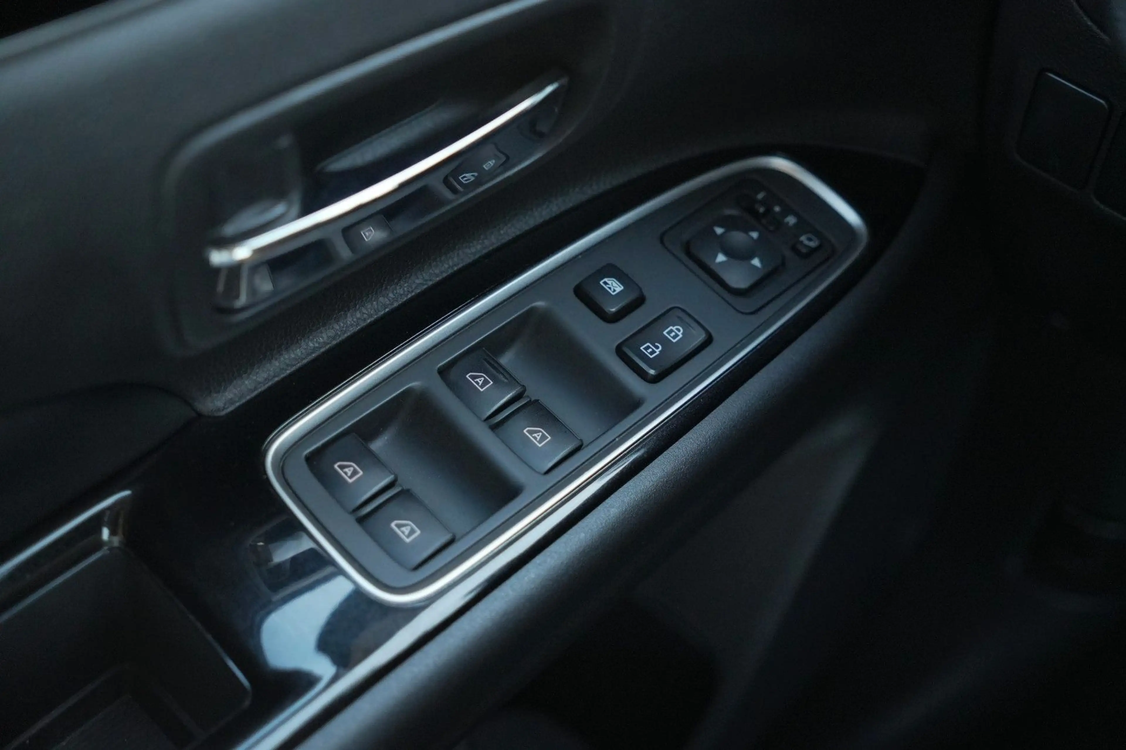 Mitsubishi Outlander PHEV Basis Spirit 4WD/360°K/1 HAND — photo 25