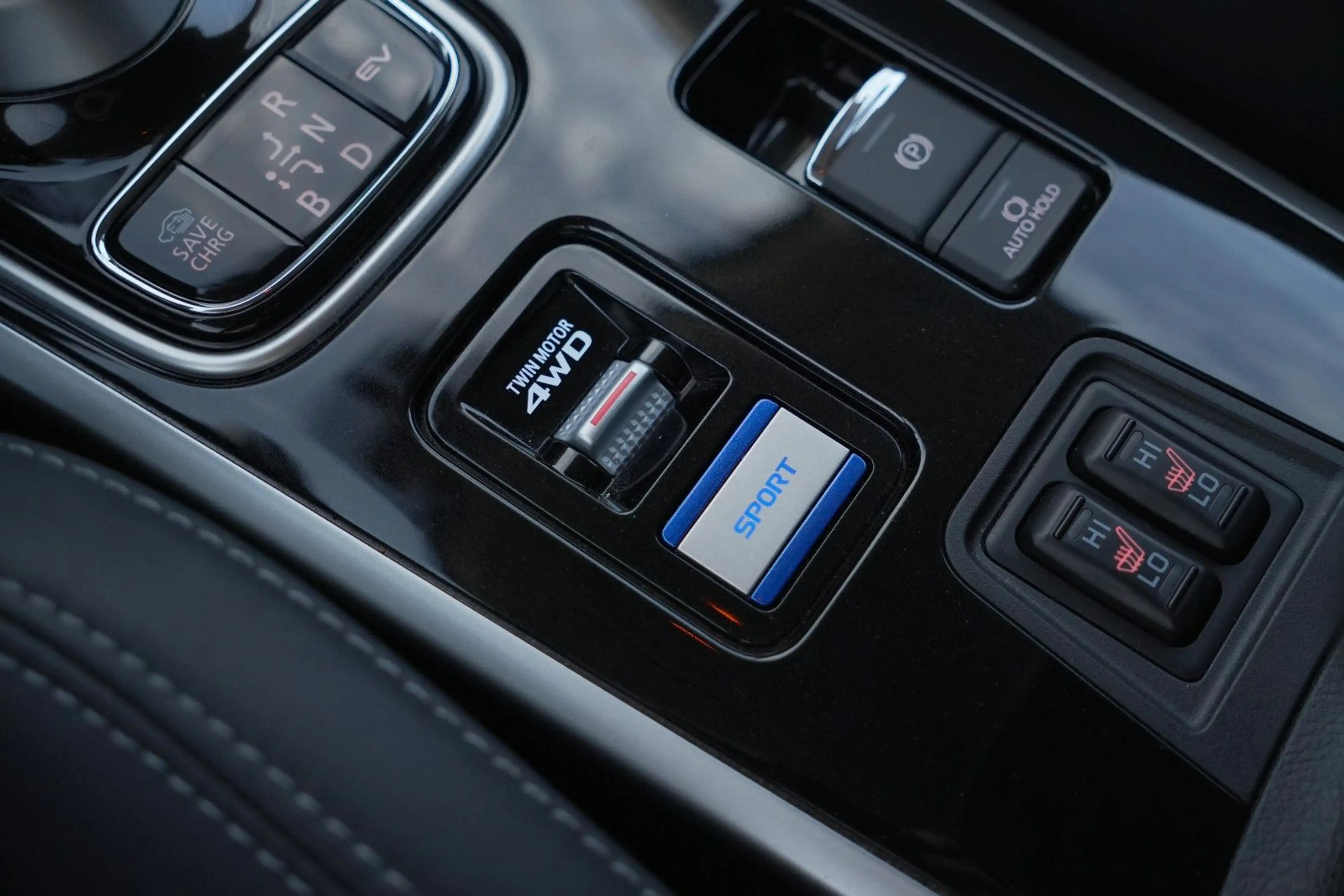 Mitsubishi Outlander PHEV Basis Spirit 4WD/360°K/1 HAND — photo 23