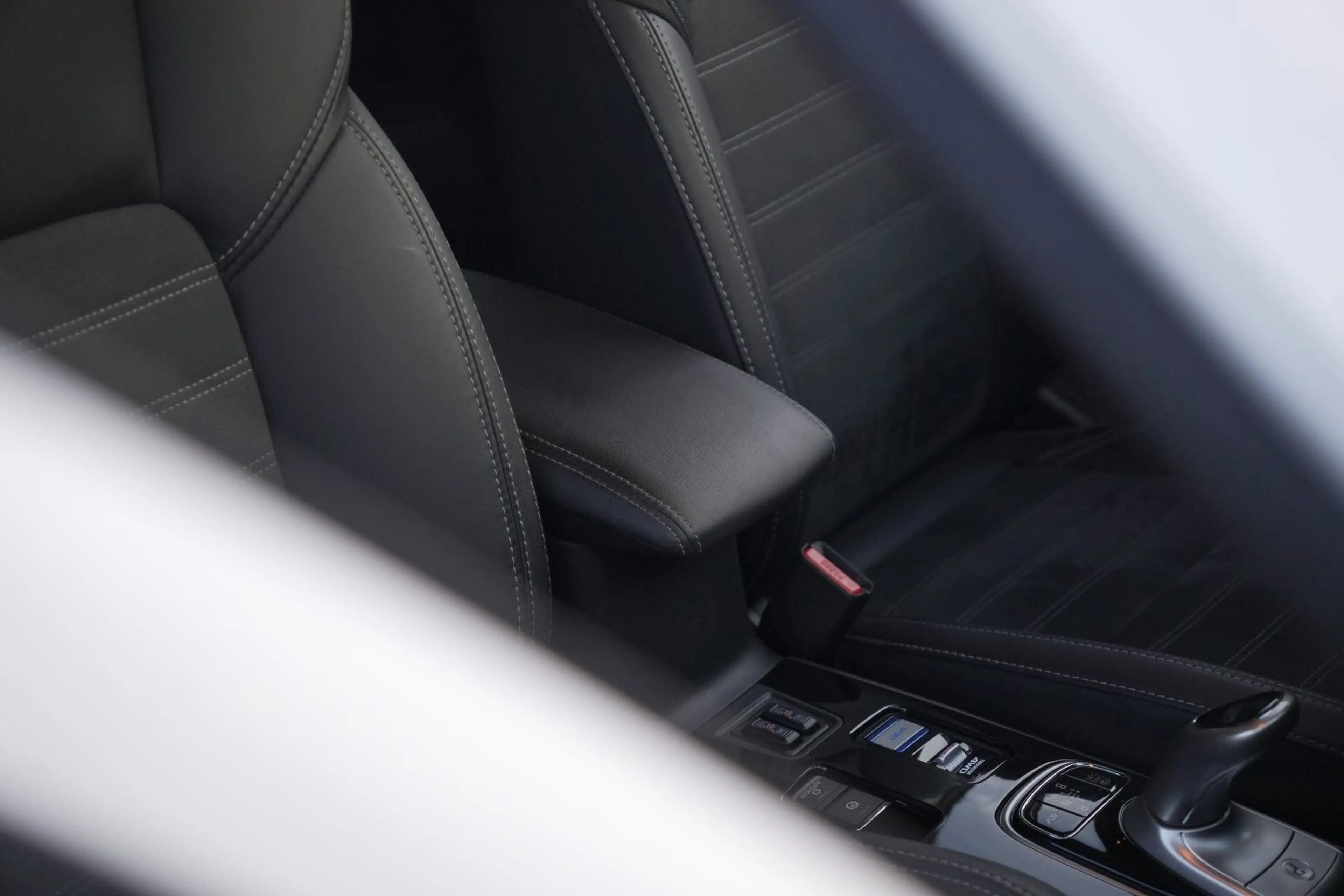 Mitsubishi Outlander PHEV Basis Spirit 4WD/360°K/1 HAND — photo 13