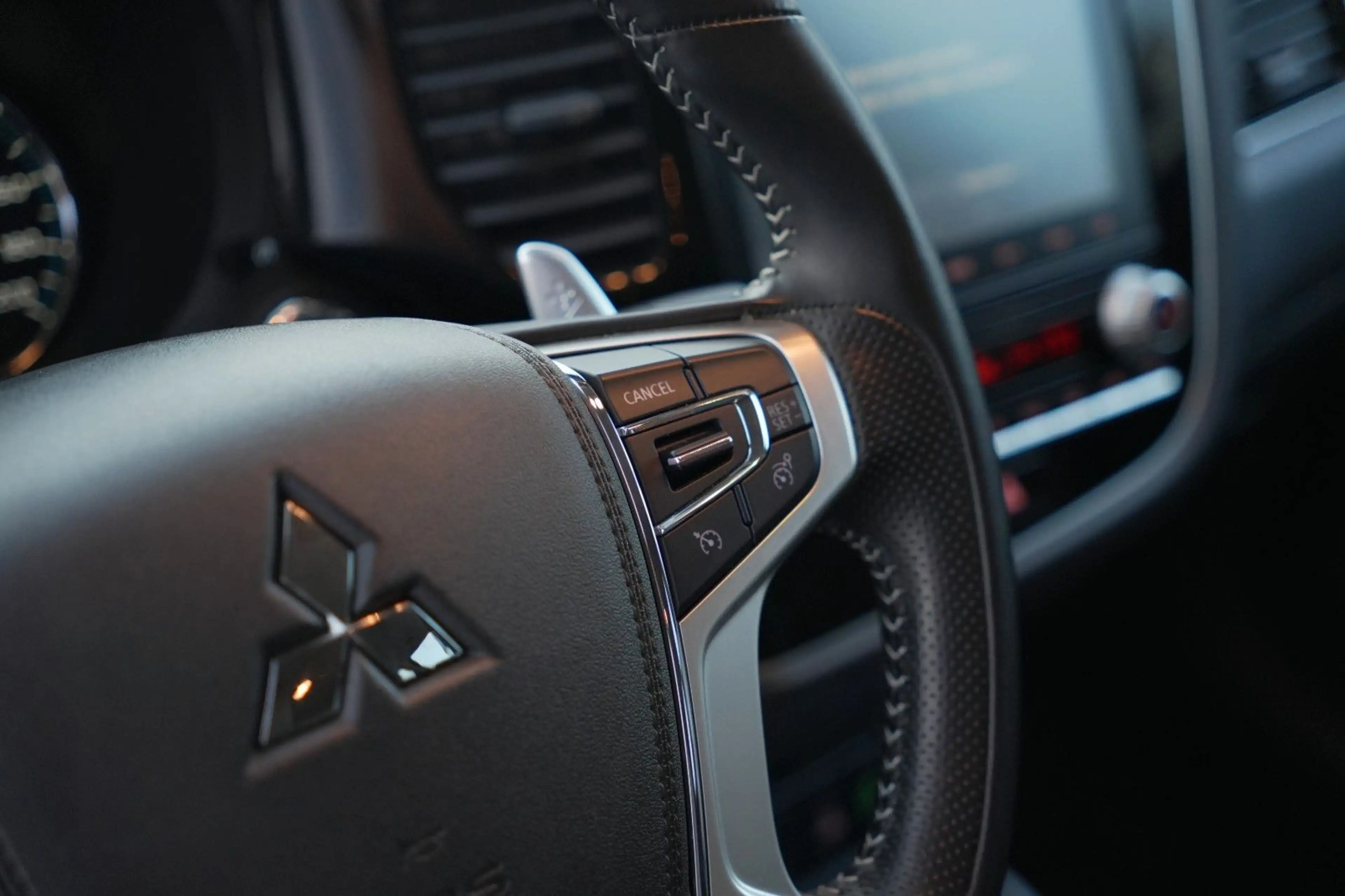 Mitsubishi Outlander PHEV Basis Spirit 4WD/360°K/1 HAND — photo 22