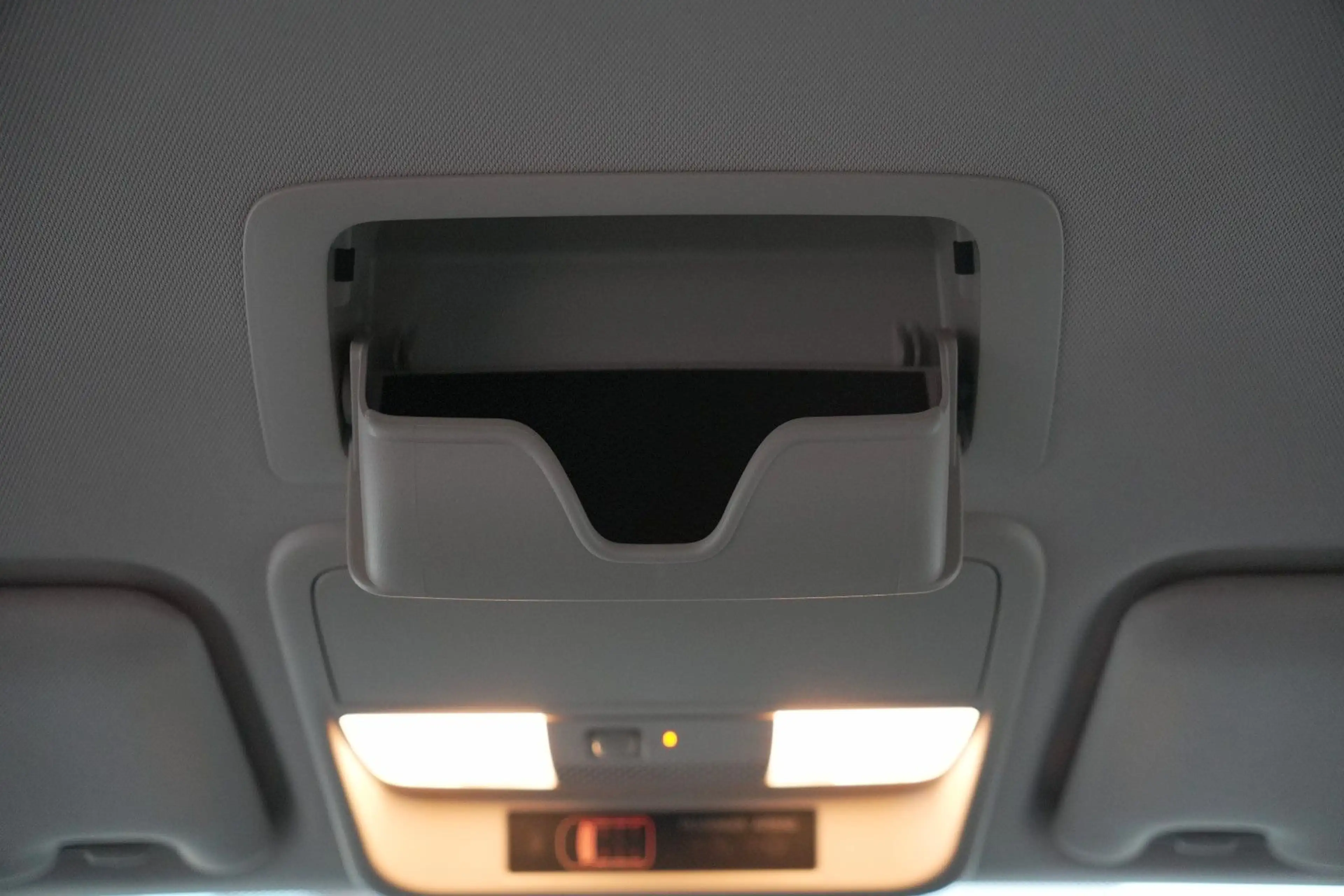 Mitsubishi Outlander PHEV Basis Spirit 4WD/360°K/1 HAND — photo 42