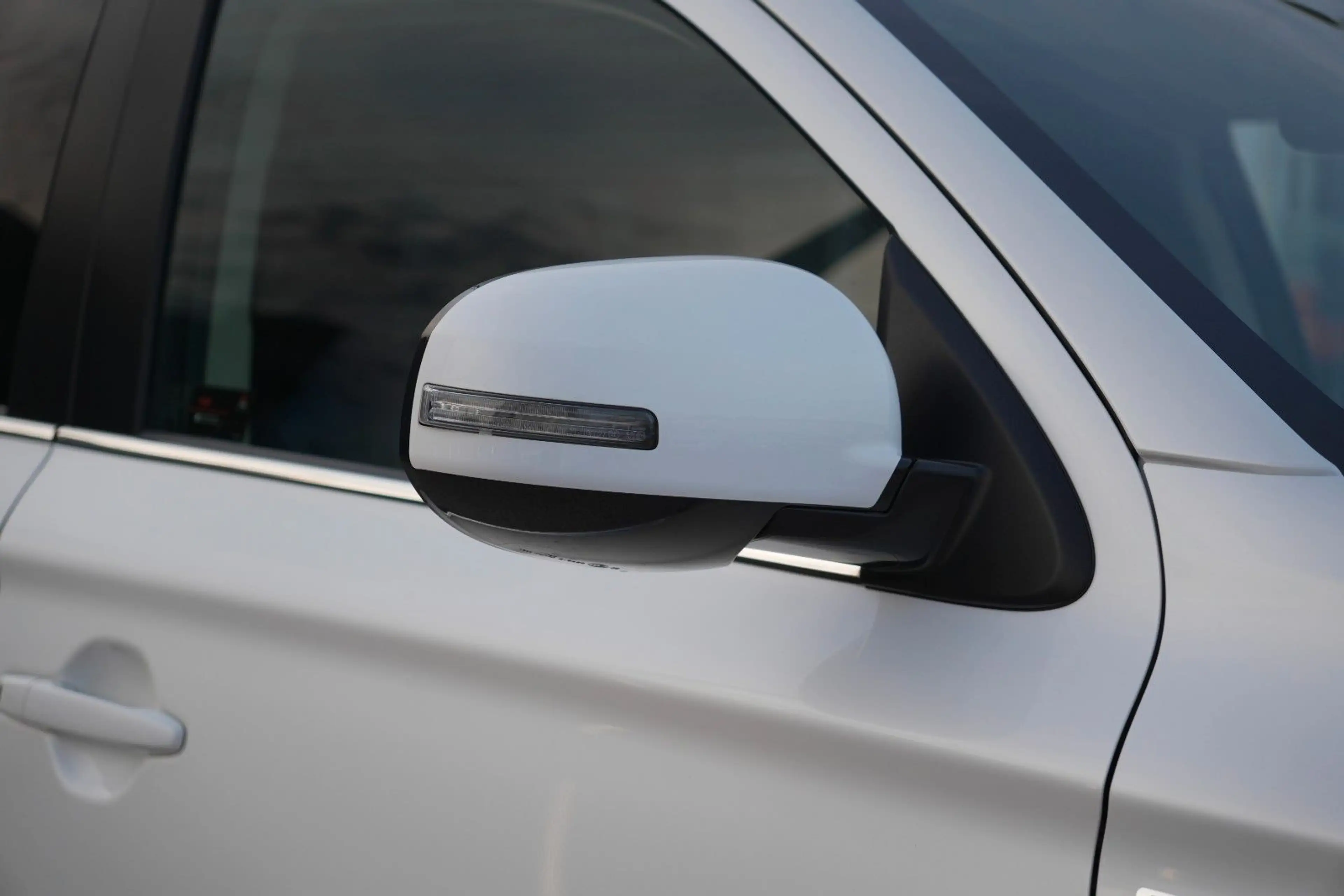 Mitsubishi Outlander PHEV Basis Spirit 4WD/360°K/1 HAND — photo 35