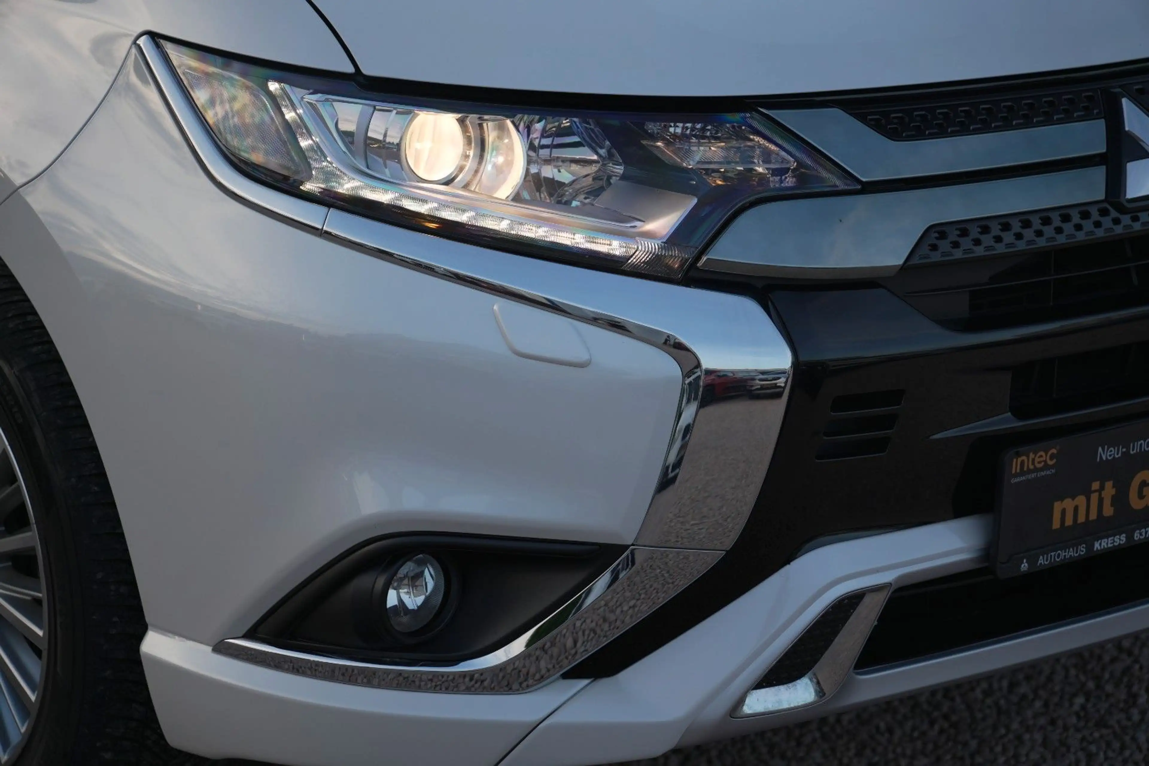 Mitsubishi Outlander PHEV Basis Spirit 4WD/360°K/1 HAND — photo 37