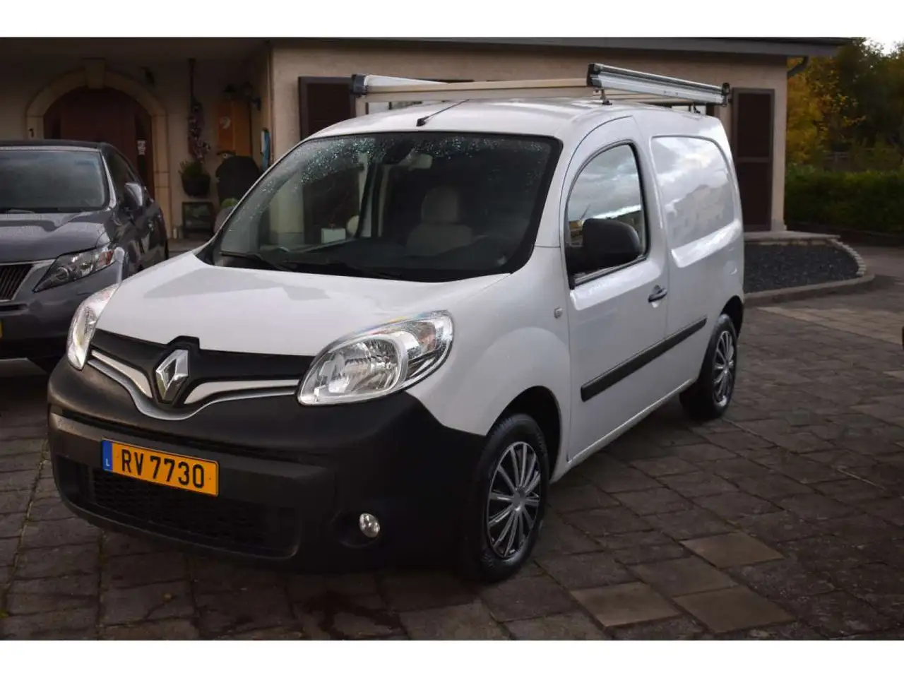 Renault Captur Kangoo 1,5 DCi 90 Euro 6 Navi Airco Sans