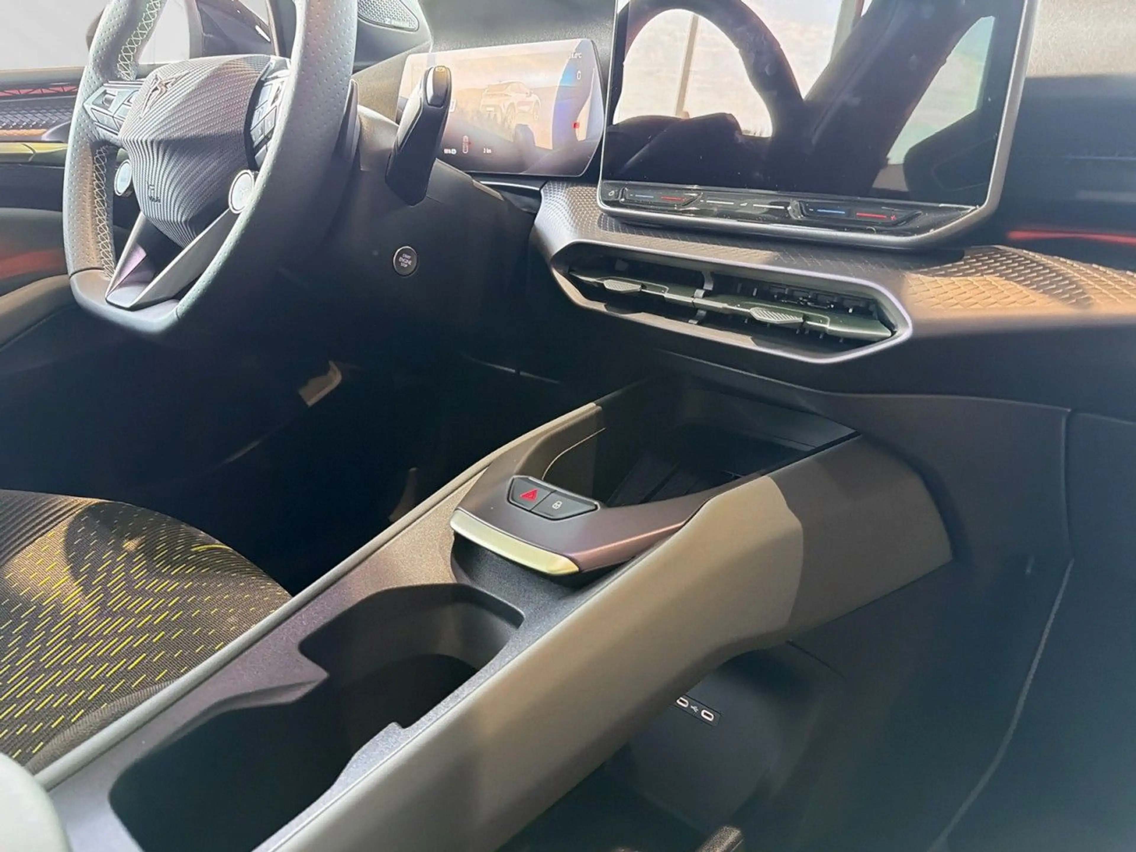 CUPRA Raval VZ Extreme LED DCC Panorama AHK Klima Navi — photo 15