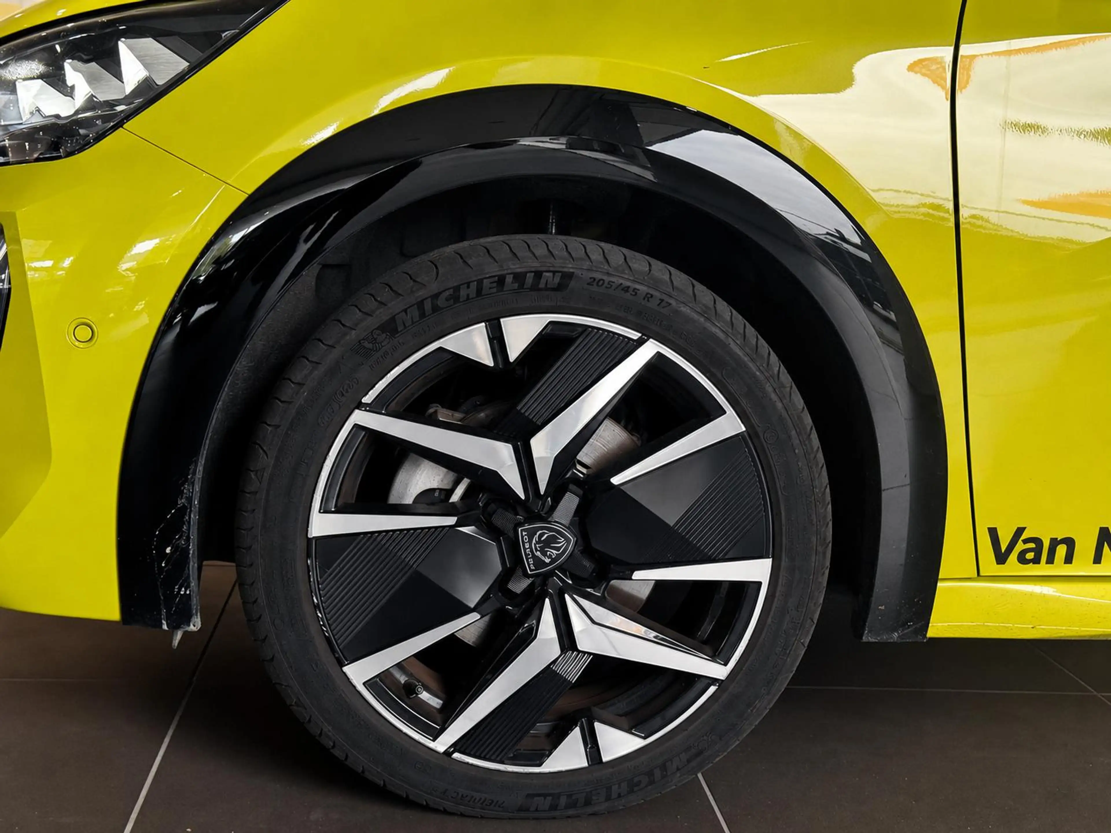 Peugeot e-208 EV GT 51 kWh — photo 10