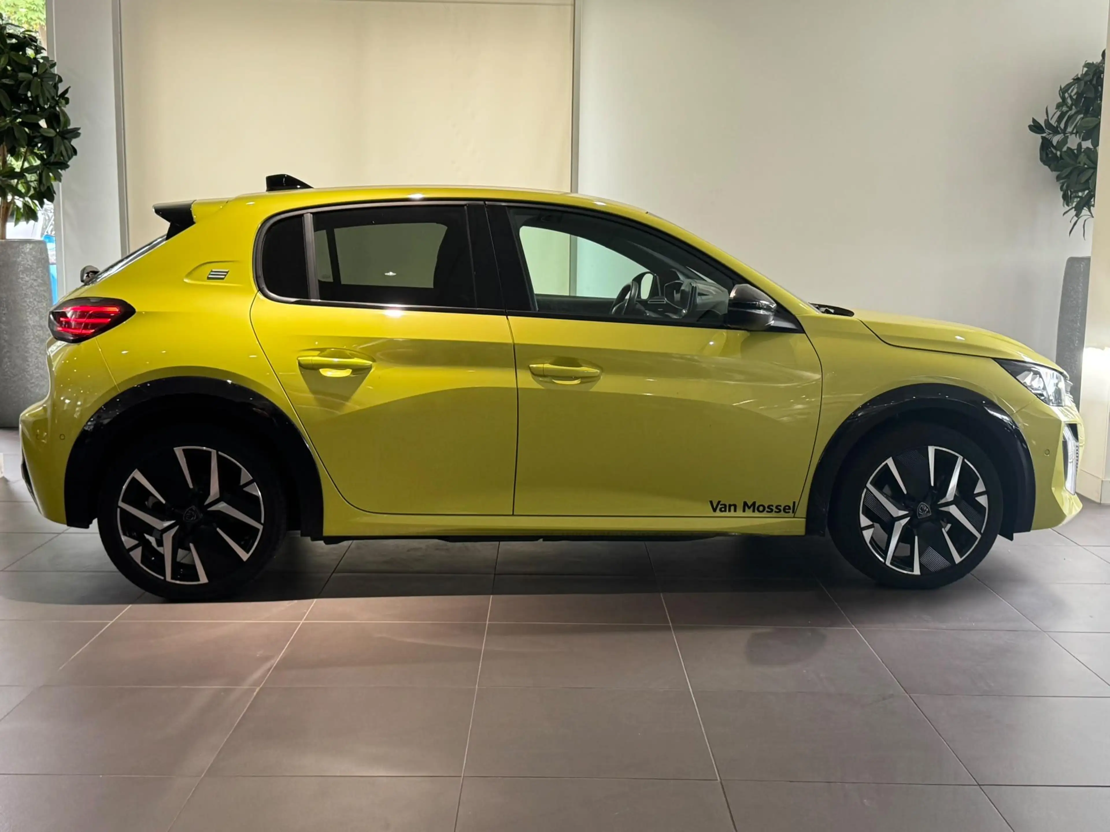 Peugeot e-208 EV GT 51 kWh — photo 5