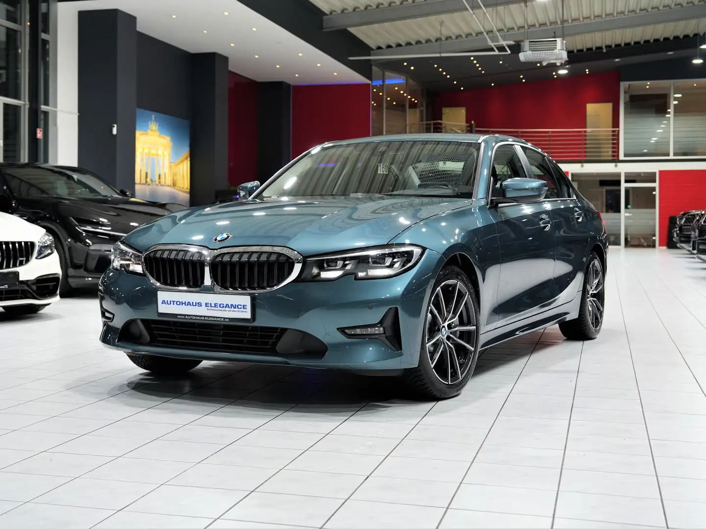 BMW 330 i Advantage*SPORT-BOOST*LED*KLIMA*NAVI* Bleu - 1