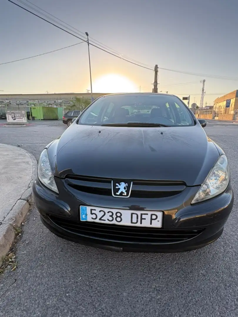 Peugeot 307 2.0HDI XR Clim Plus Negro - 2